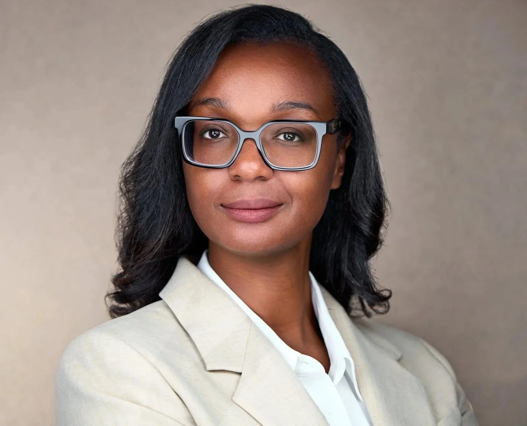 LinkedIn profile picture example showing a professional head-and-shoulders crop