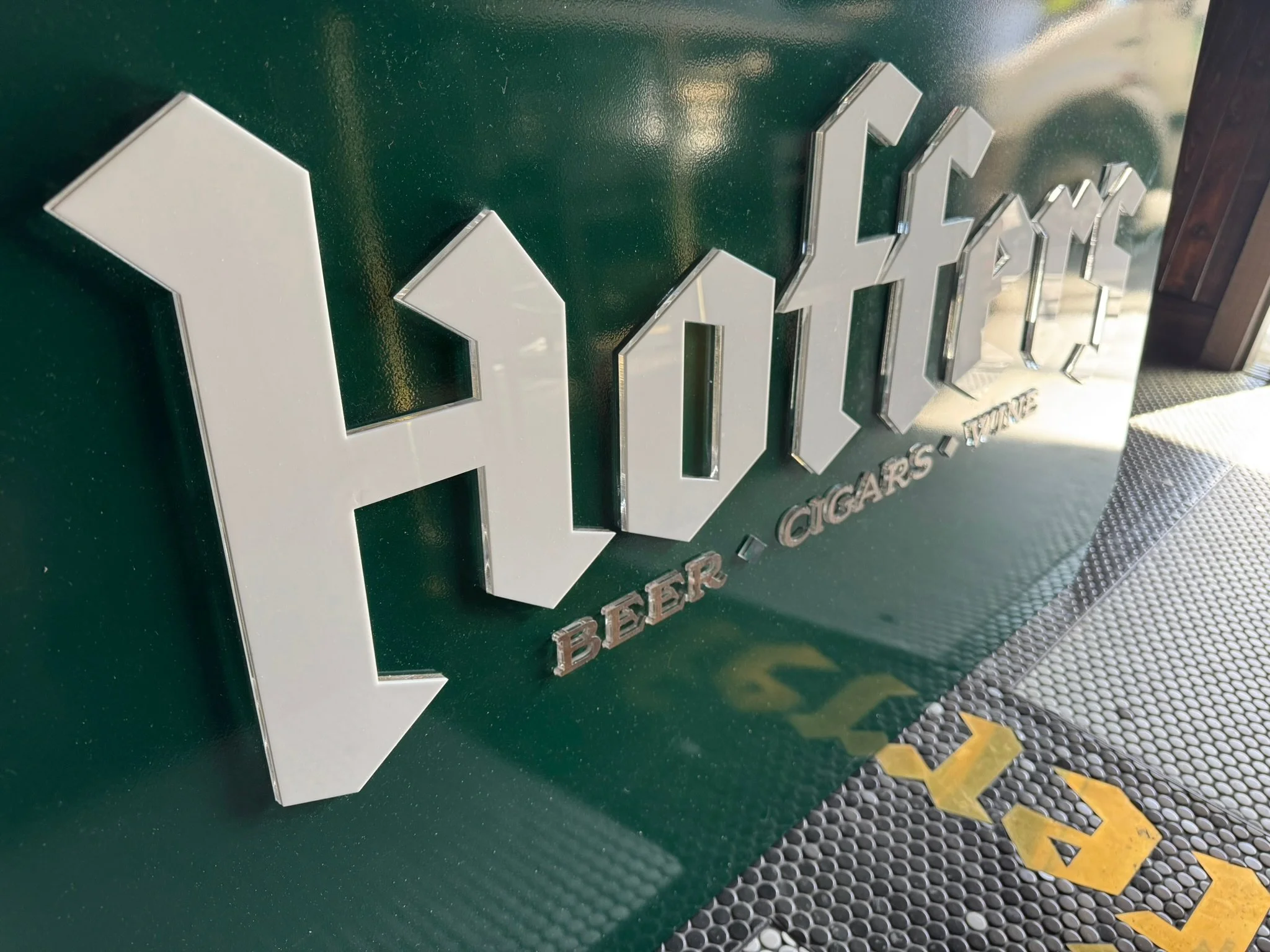 Hoffer's Cigar Bar - La Mesa 