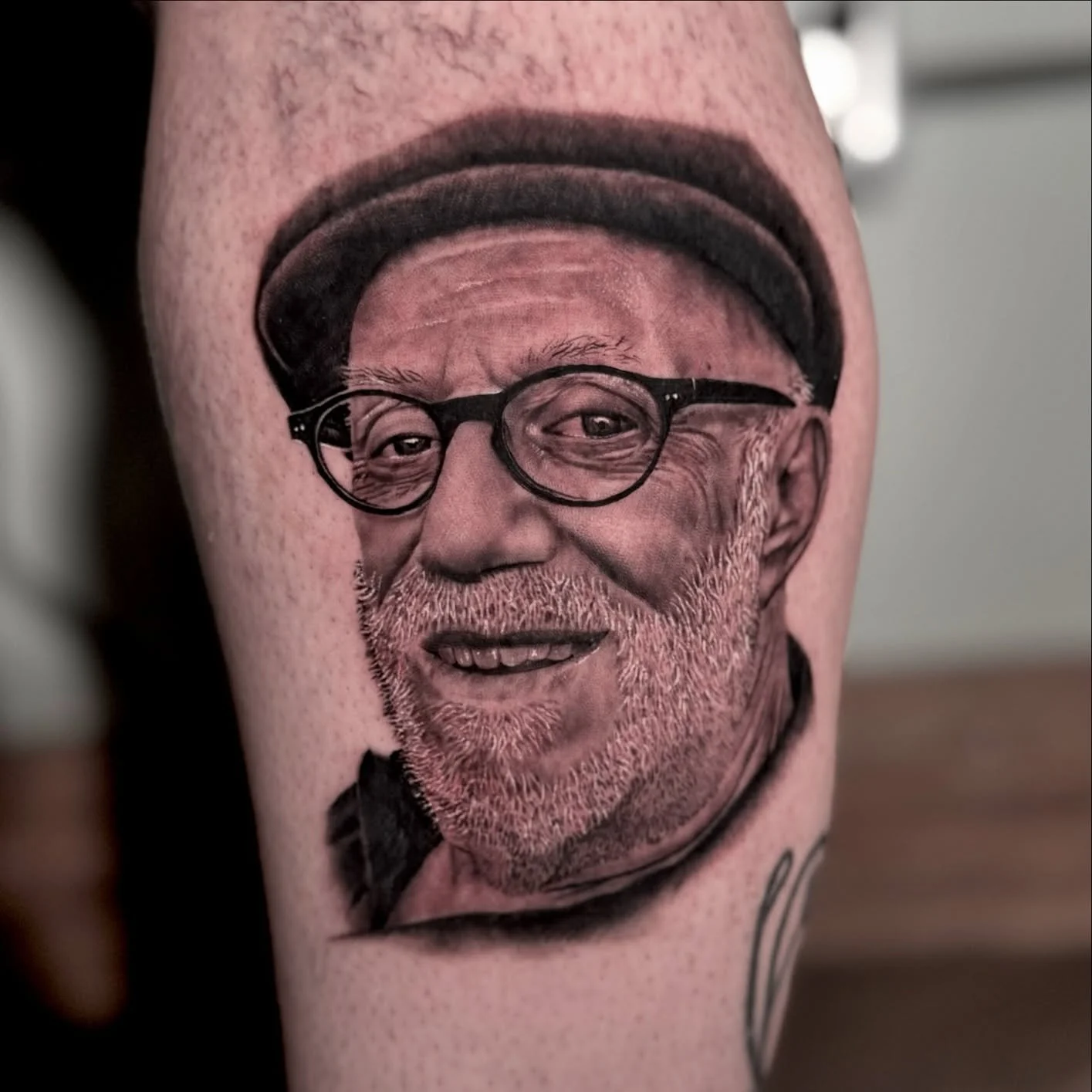 Honored that my client trusted in me to do a memorial portrait of her father who passed. Definitely one of the more difficult portraits I’ve taken on due to her skin being quite sensitive. Very happy with the result however.
•
•
&bull