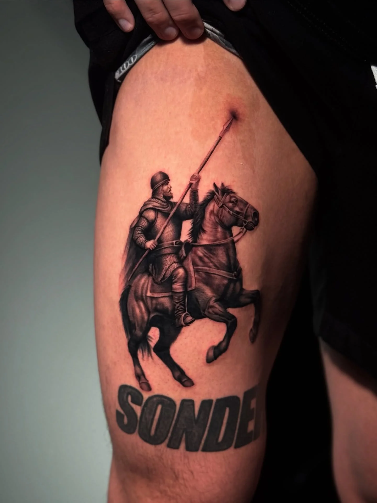 The details 🔍
•
•
•
* TATTOO BELOW NOT DONE BY ME *
#tattoo #tattoos #ink #inked #art #blackandgreytattoo #michigantattooers