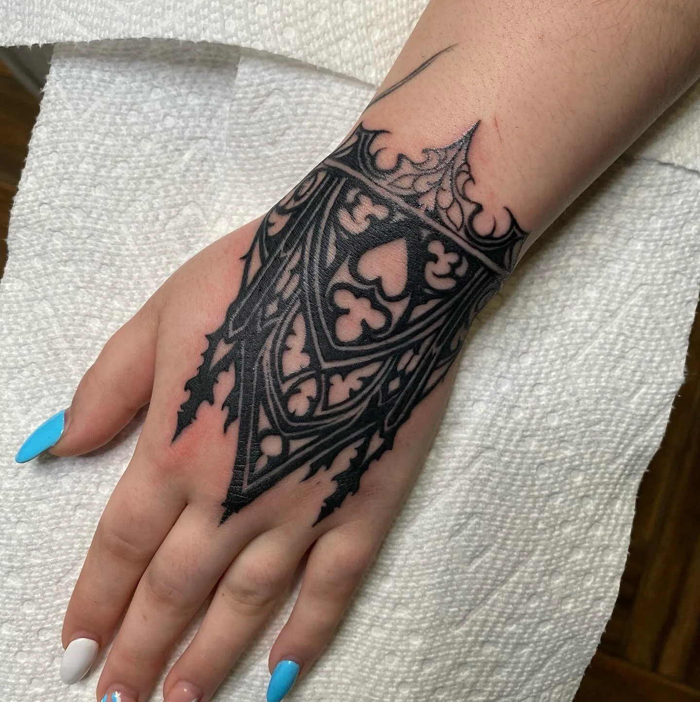 Here are a couple recent pieces I’ve done! I have availability this month — feel free to message me with your tattoo inquiries or email me at sebastian@liquidchaostattoos.com 
#tattooartist #finelinetattoo #blackandgreytattoo #tattoodesig