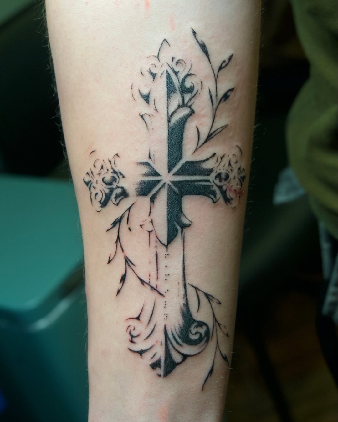 Cross piece from yesterday! And some recents as well! Had fun with this one! Thank you @daltonputzig for the trust! 🤩😎 Booking for  November! email inquiries: sebastian@liquidchaostattoos.com 

#tattoo #tattoos #empireink #dynamicink #tattooartists