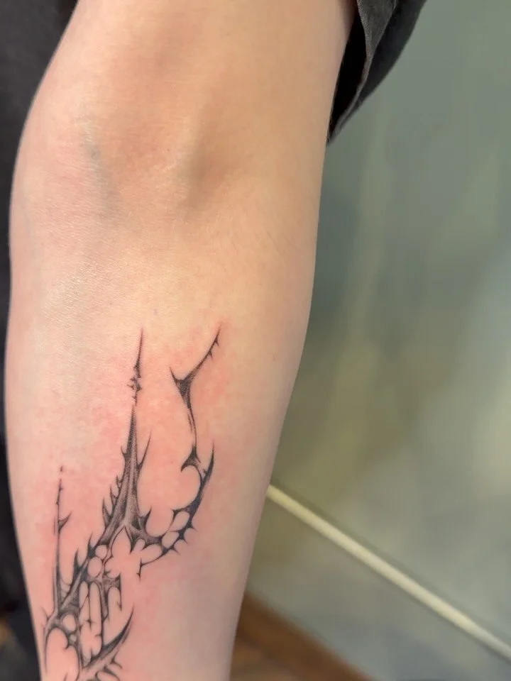 Smol tattoo Dump :) Christmas n the new year is coming by so fast 🥲 #tattoo #tattooartists #tattooshop 

Are you planning on getting new ink next year? 

l