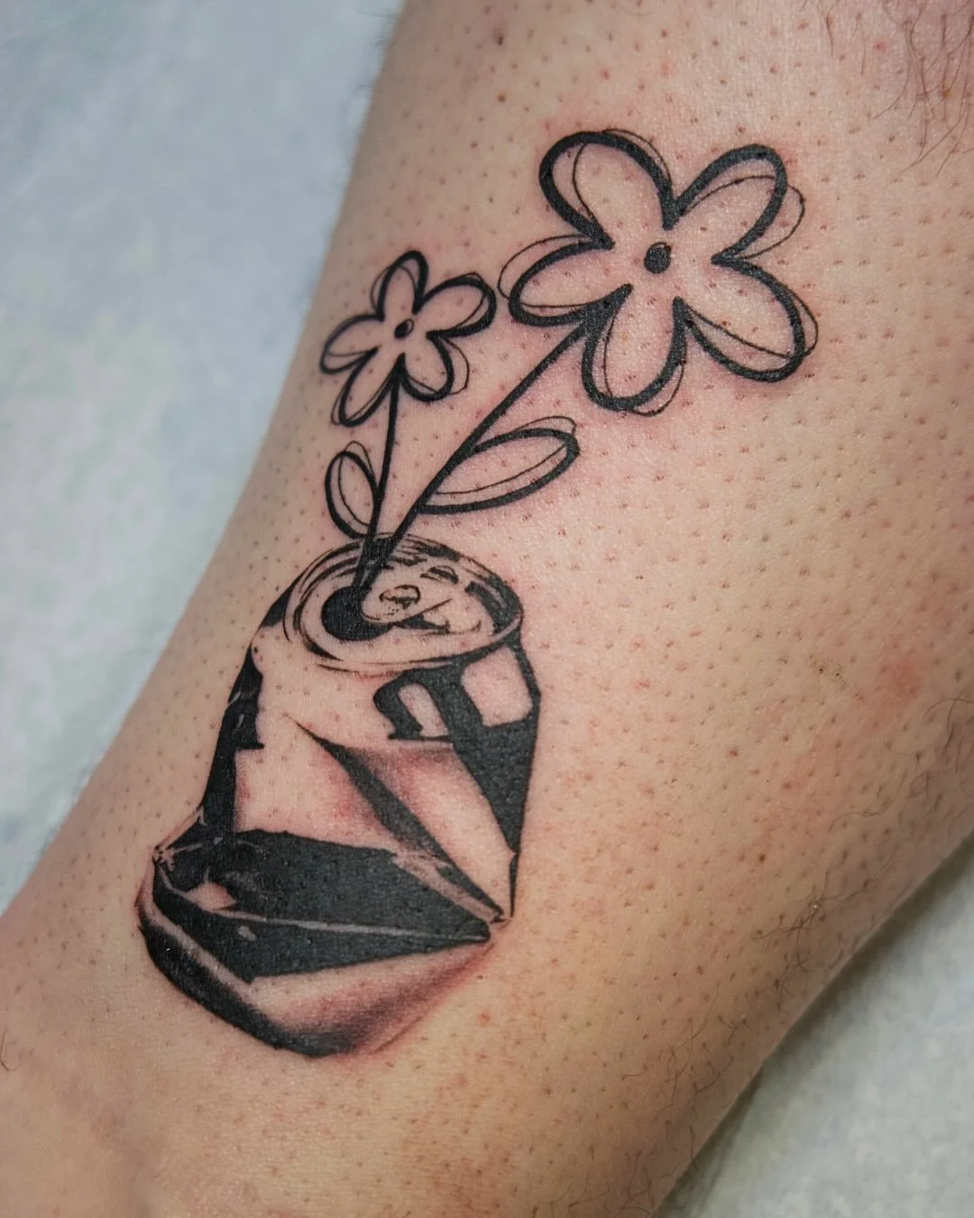 Soda can snagged from my flash! Stoked I got to do this piece! Booking for February!! Email sebastian@liquidchaostattoos.com for tattoo inquiries! 

#tattoo #tattoos #tattooartists #tattooshop #ink