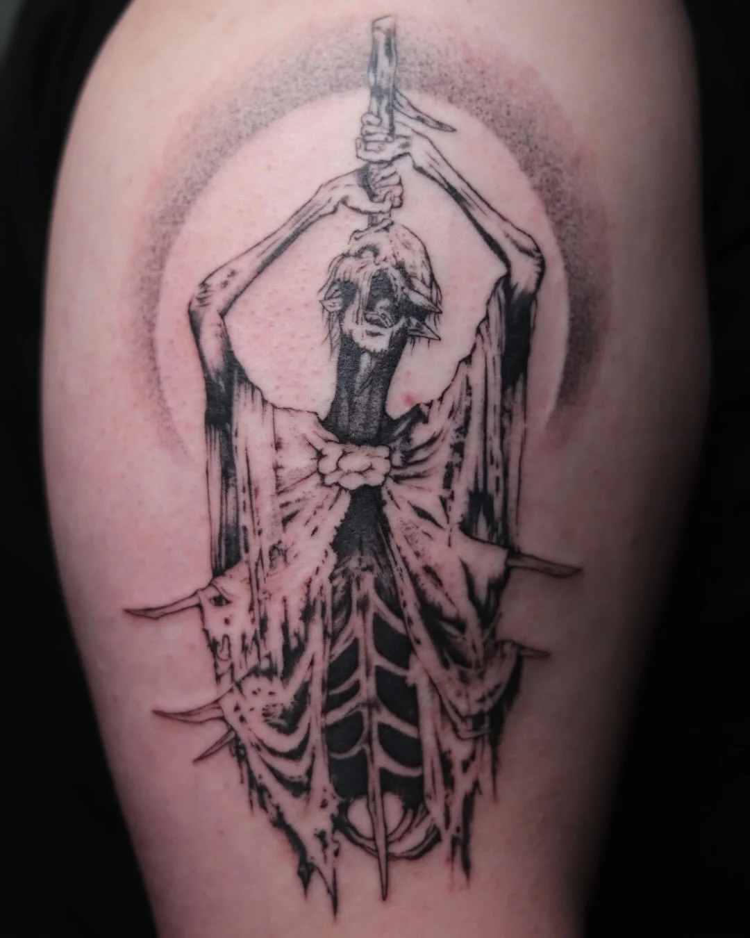 Midra, Lord of Frenzied Flame🔥 from Elden Ring for @eldin.delic_  Had fun with this one!! 

#tattoo #eldenring #blackandgreytattoo #tattooartists #tattooing