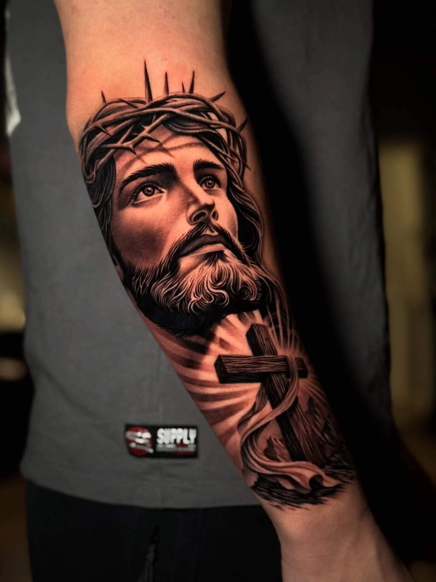 👑 #tattoo #blackandgreytattoo #portraittattoo #michigantattooers @kwadron @bishoprotary @eternaltattoosupply @cheyenne_tattooequipment