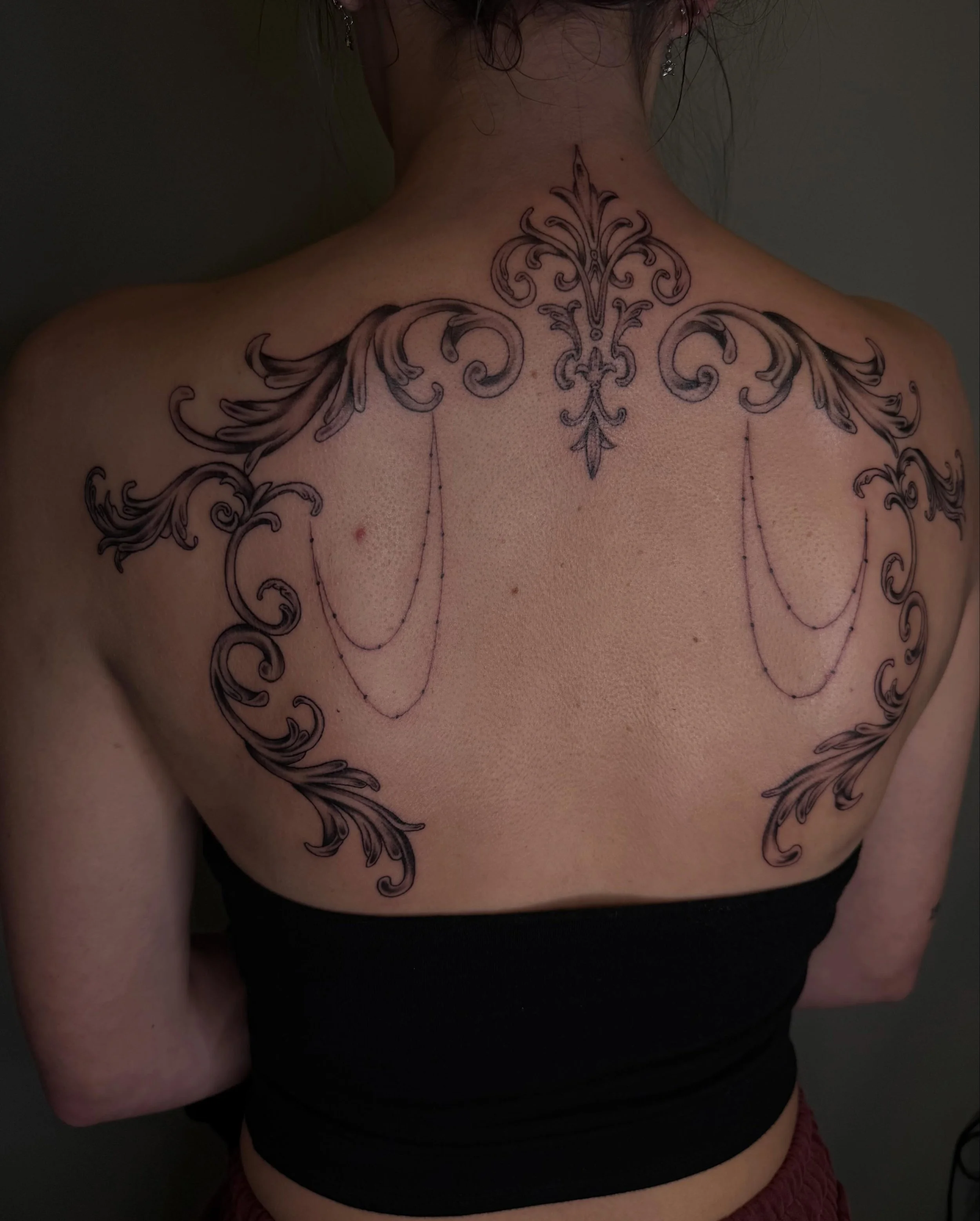 soft dramatics.
thank you for the trust avery ! this was so so much fun. i would love to do more ! 
-
#michigantattooartist #tattooartist #femininebacktattoo #tattoo #michigan