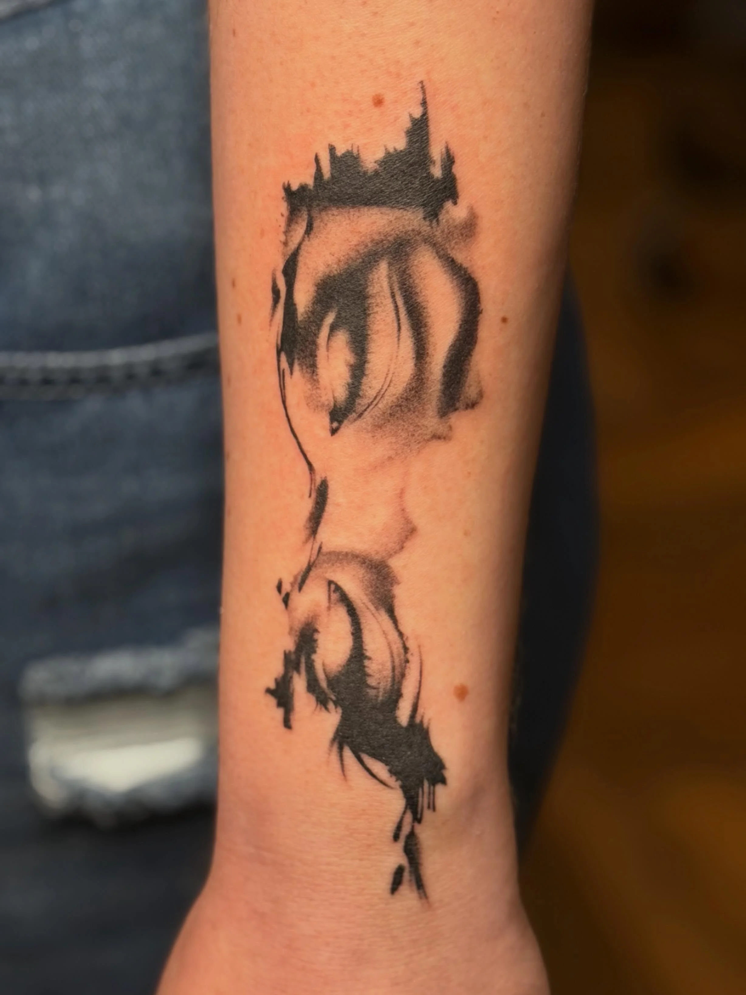 Got to do one of my flash pieces for Hannah! 👁️👁️ Thank you for the trust! Had so much fun doing this piece! 

#tattoo #tattooartist #blackandgreytattoo #flashtattoo #tattooed