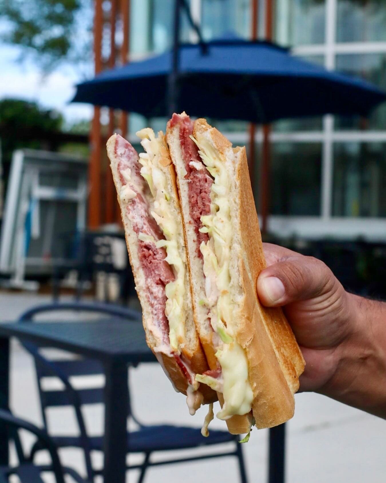 🍀ꜱᴛ. ᴘᴀᴛᴛʏ&rsquo;ꜱ ꜱᴘᴇᴄɪᴀʟ🍀

Corned Beef &ldquo;𝑪𝒓𝒆𝒖𝒃𝒂𝒏𝒐&rdquo;

Sliced corned beef, green cabbage, Russian dressing, &amp; Swiss pressed on La Segunda Cuban bread.

AVAILABLE SATURDAY &amp; SUNDAY🤘