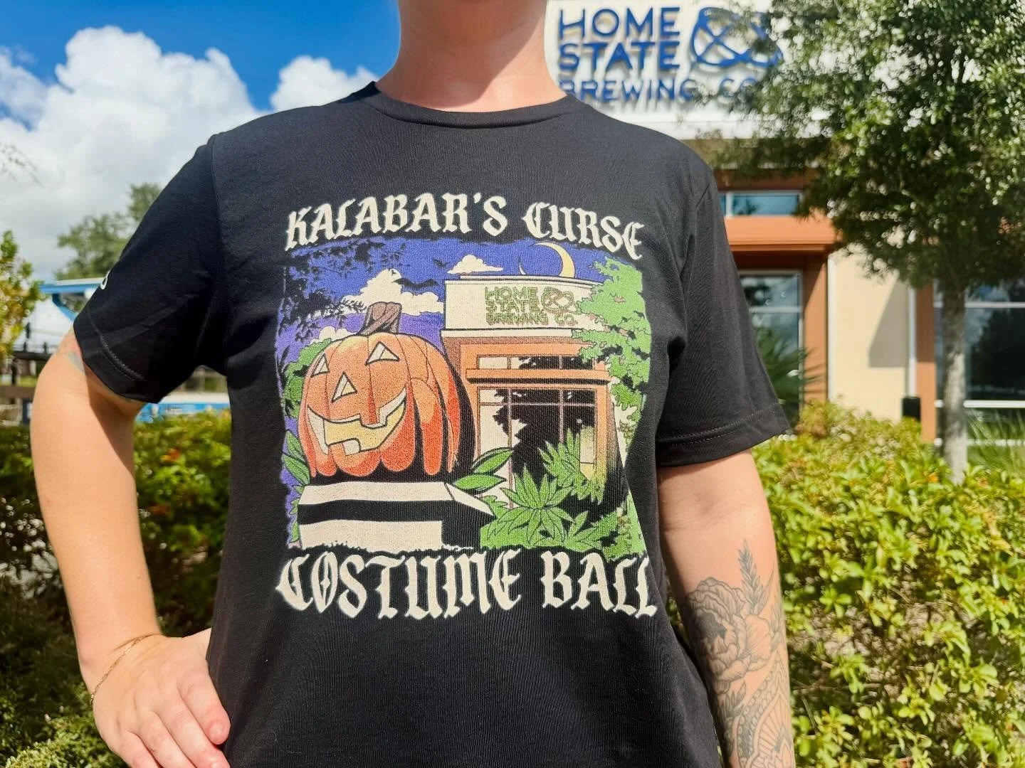 Straight outta Halloweentown π No spellbook needed — swing by the taproom and snag your Kalabar’s Curse tee before they vanish!