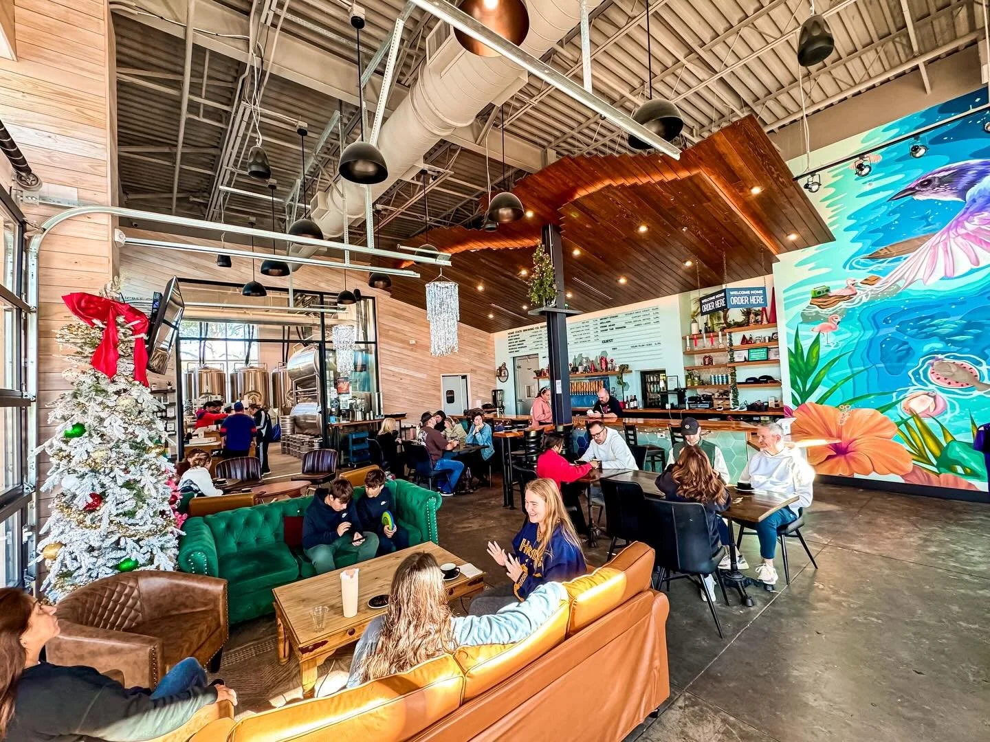 The taproom is giving festive chaos, just how we like it. 🎄🍺

Come grab a couple two tree pints &amp; catch all this week&rsquo;s happenings:

✨ Tonight: Jukebox Bingo @ 7
🎄 Saturday: Ho-Ho-Home For The Holidays Market 3&ndash;7PM
🧘 Sunday AM: Ze