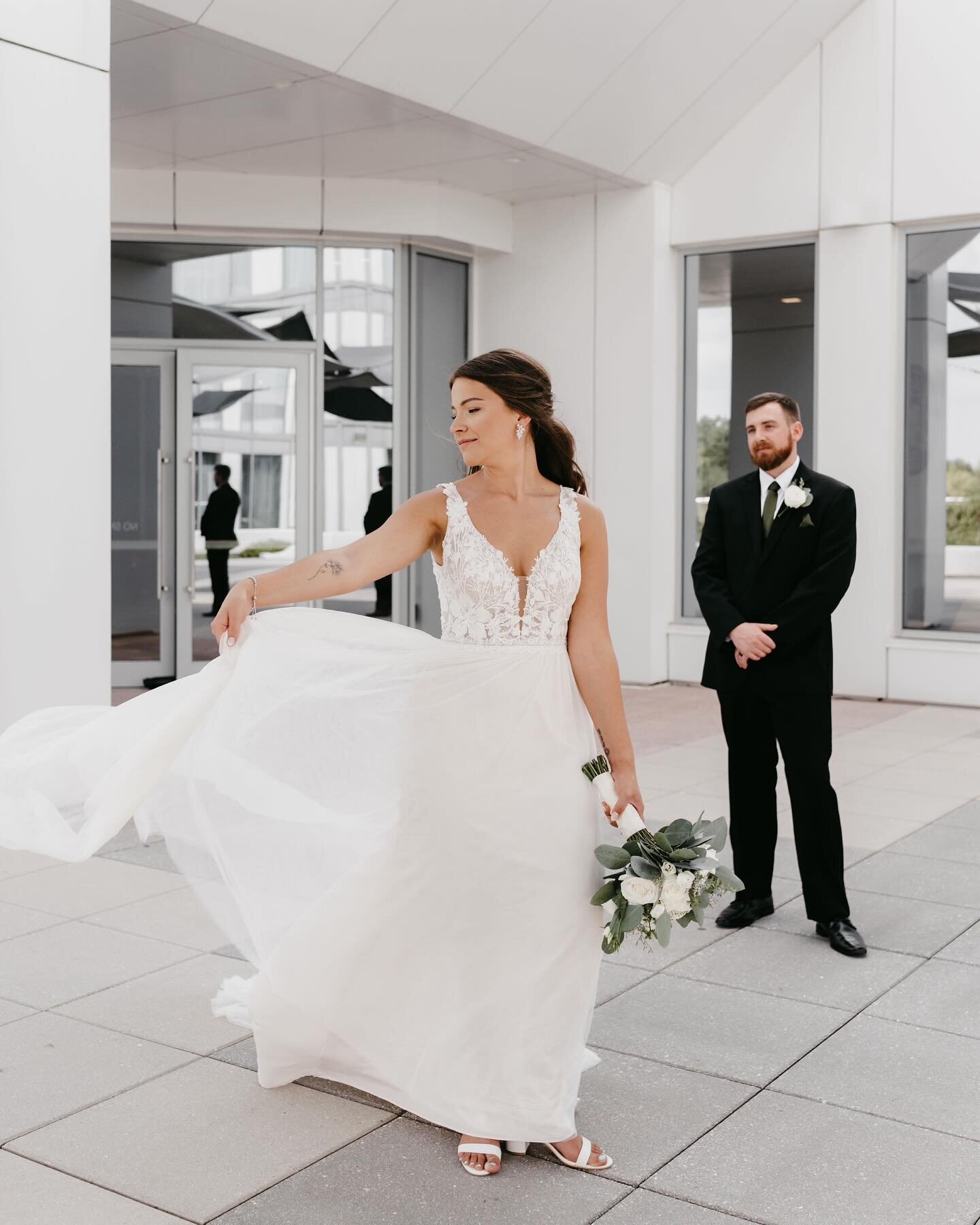 Kasey &amp; Brandon have been together for 10 years and their wedding day was such a fun celebration of their love 🤍

Venue: @madtreebrewing 
Hotel: @the_summit_hotel 
Photo: @meganstottsphoto 
Coordinator: @everydayoccasionsbykelsey 
Florals: @flow