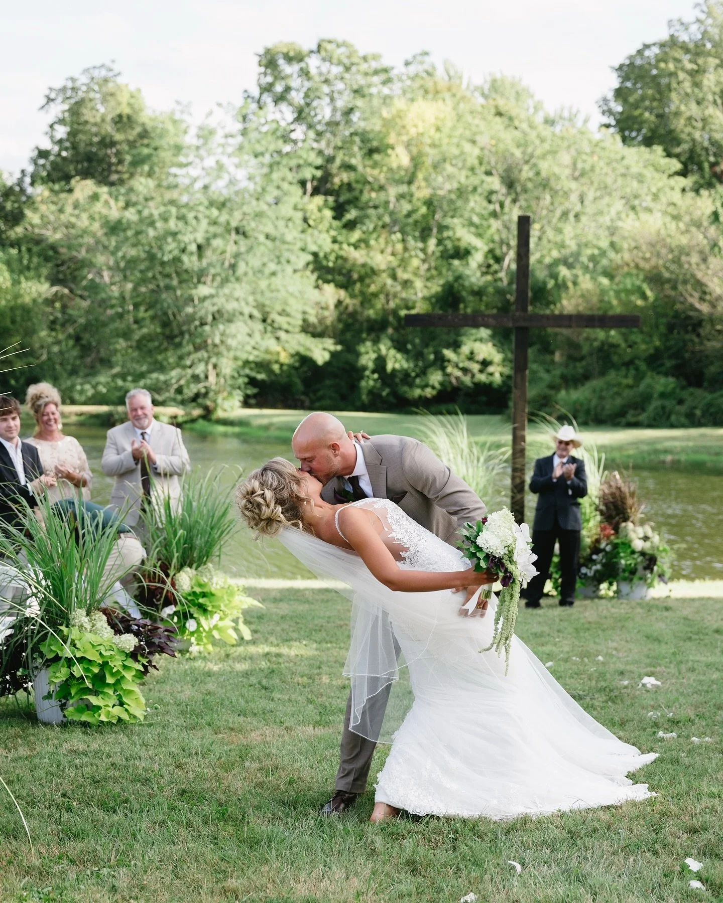 Bryah & Cole’s wedding had perfect weather, a beautiful backyard venue, a lively and loving crowd, great food, and an overall amazing vibe ππΌ honored to have been a part of this one!! π
Photos: @meganstottsphoto 
Florals: @ssonsflorist
