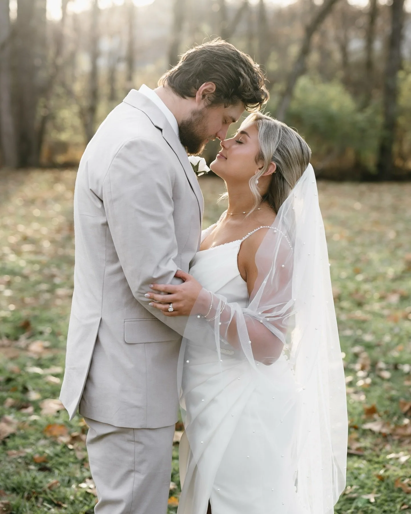 Lauren &amp; Jimmy&rsquo;s perfect November wedding day 🤎

Photo: @meganstottsphoto 
Venue: Morning View Meadows
Video: Sonder Media Films
Makeup: @bridalbychey 
Hair: @jbleierbeauty 
DJ: @djjoebarnes 
Catering: Jack&rsquo;s Catering
Coordinator: AK