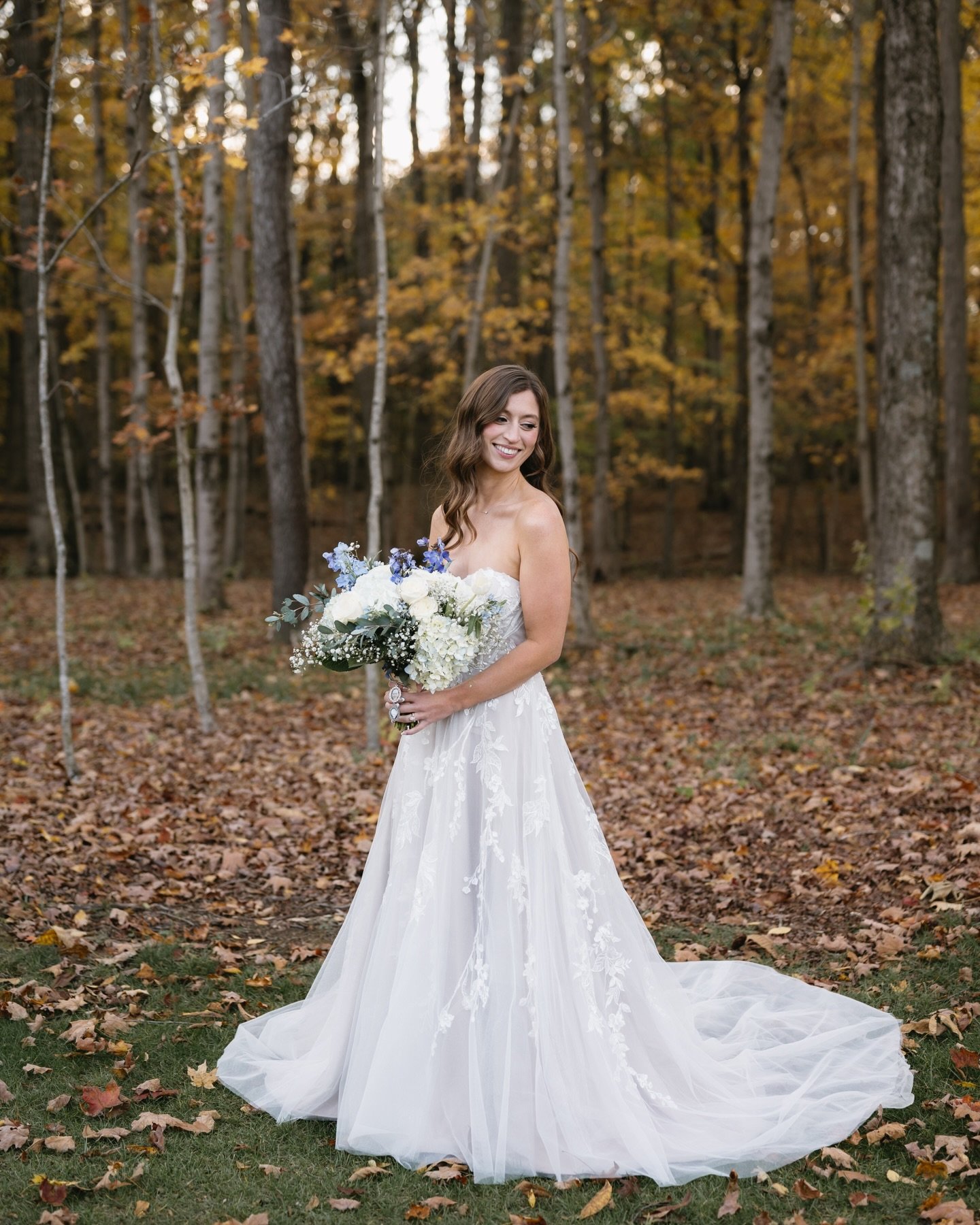 Some of my favorites from Kendall &amp; Jeremy&rsquo;s wedding day!! 

It&rsquo;s always an honor to photograph high school friends again 🥹 so happy to see you so happy, @_kendallkilgus!!! 🤍

[Cincinnati Wedding Photographer, Ohio Wedding Photograp