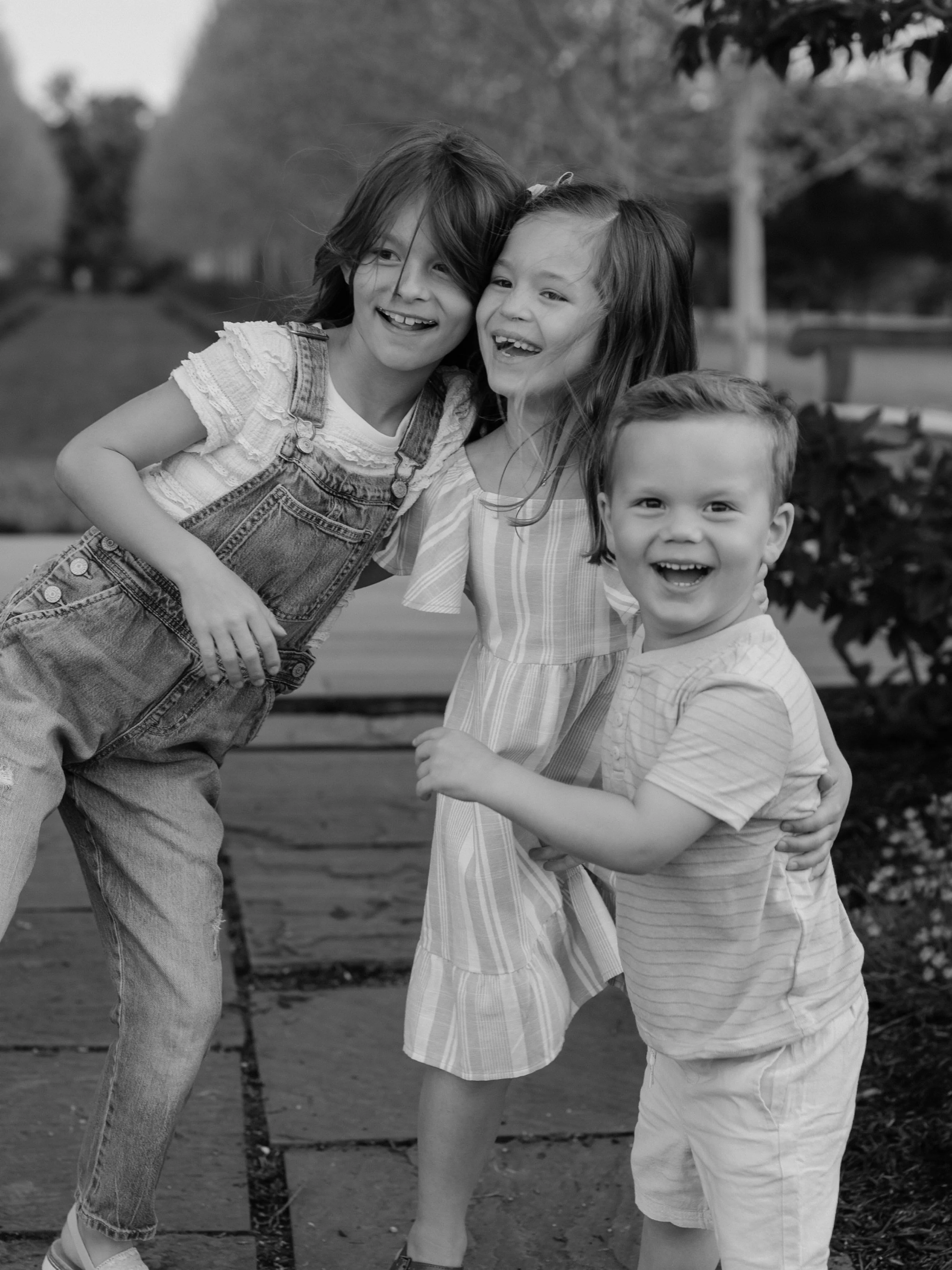 These kiddos are some of my favorites to photograph 🥹 thank you for coming back to me year after year, Holly &amp; Travis!!! 💕

{Cincinnati Family Photographer, Ohio Photographer, Cincinnati Photographer, Ohio Family Photographer, #cincinnatiphotog