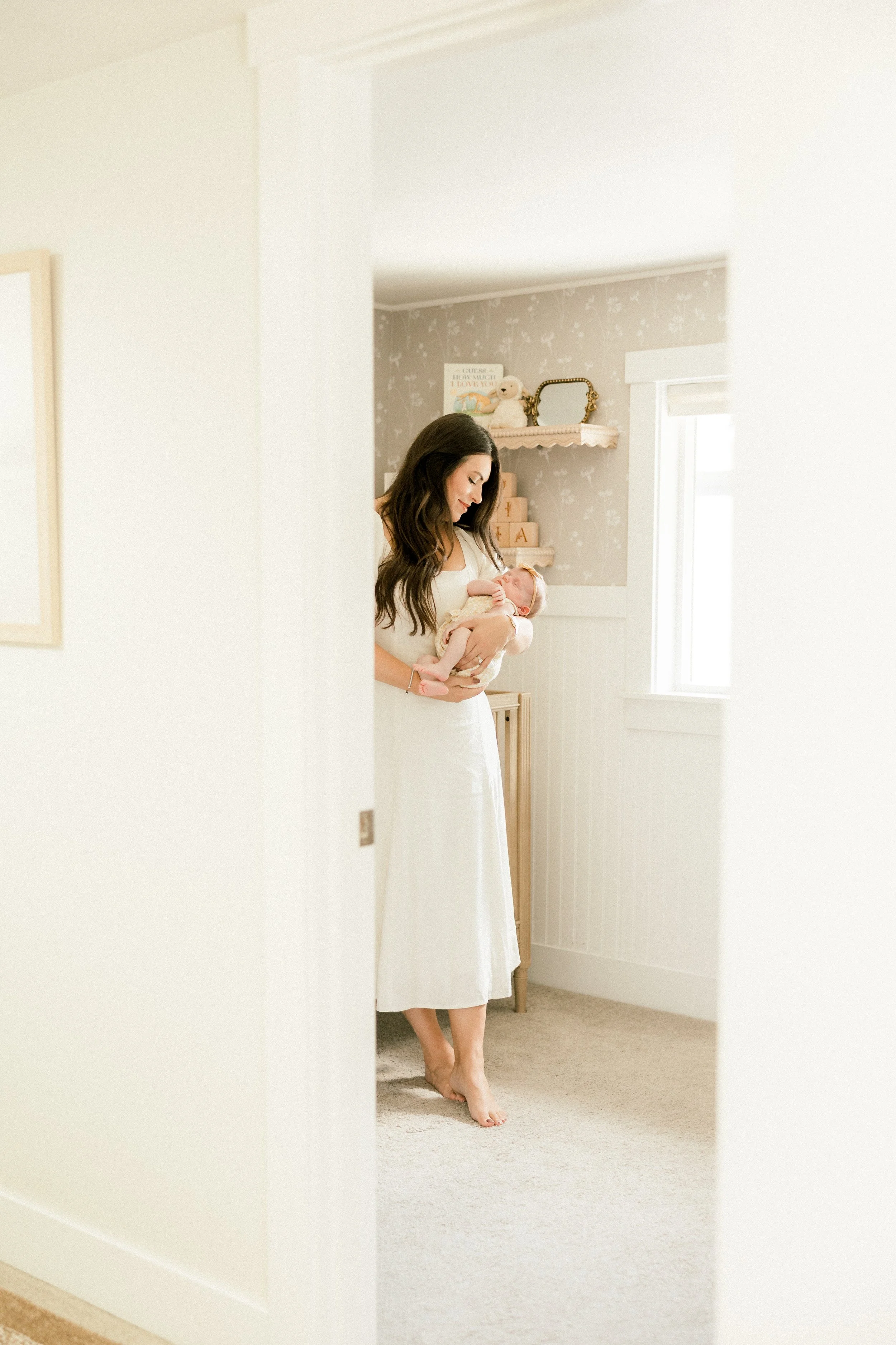Best Tacoma newborn photographer, best Seattle newborn photographer, photographers Tacoma. Jen Christine Pettis of Jen Christine Photography. Photos in Kirkland, Photos in Seattle. Jen Christine Pettis of Jen Christine Photography. Family Photographe