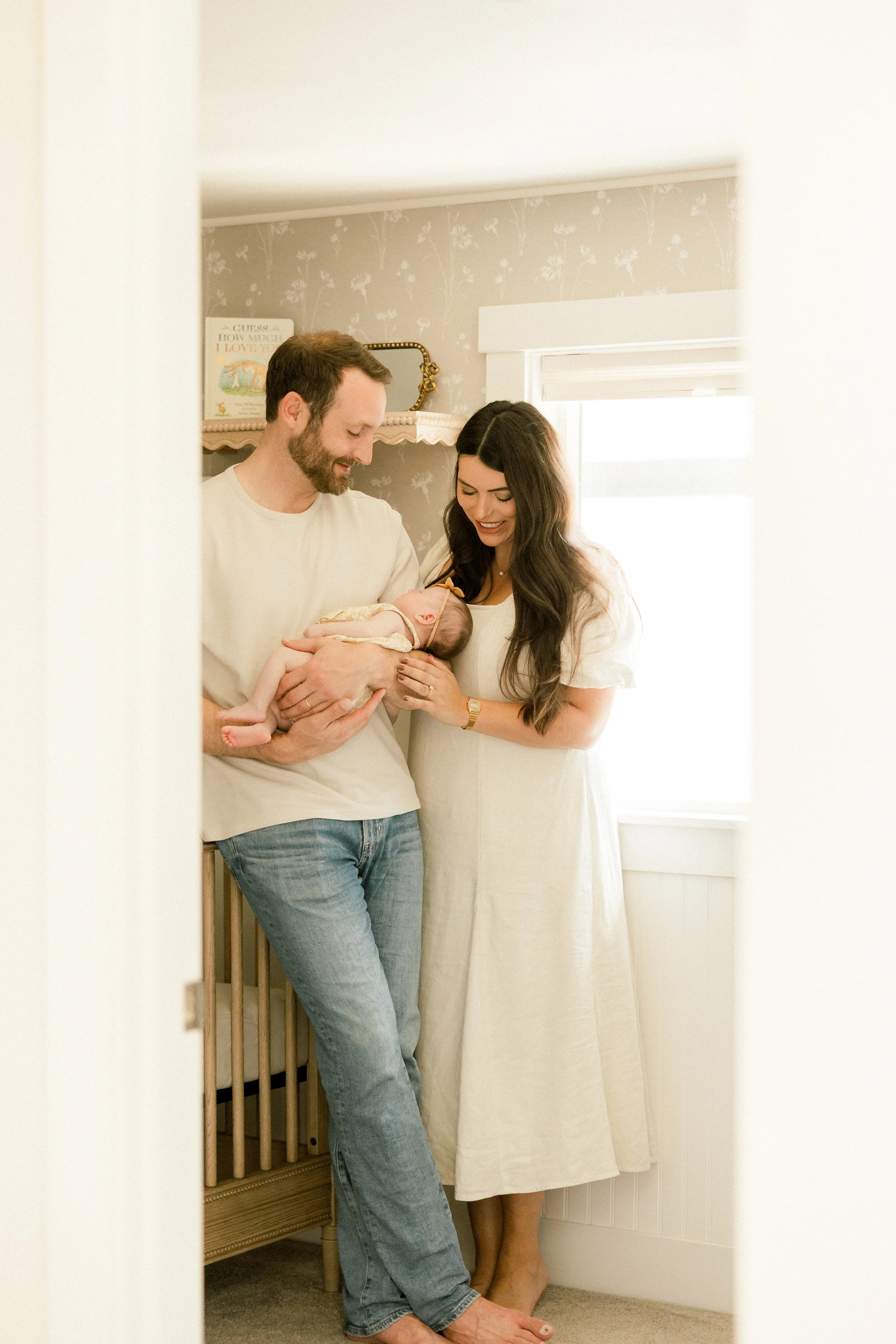 Best Tacoma newborn photographer, best Seattle newborn photographer, photographers Tacoma. Jen Christine Pettis of Jen Christine Photography. Photos in Kirkland, Photos in Seattle. Jen Christine Pettis of Jen Christine Photography. Family Photographe