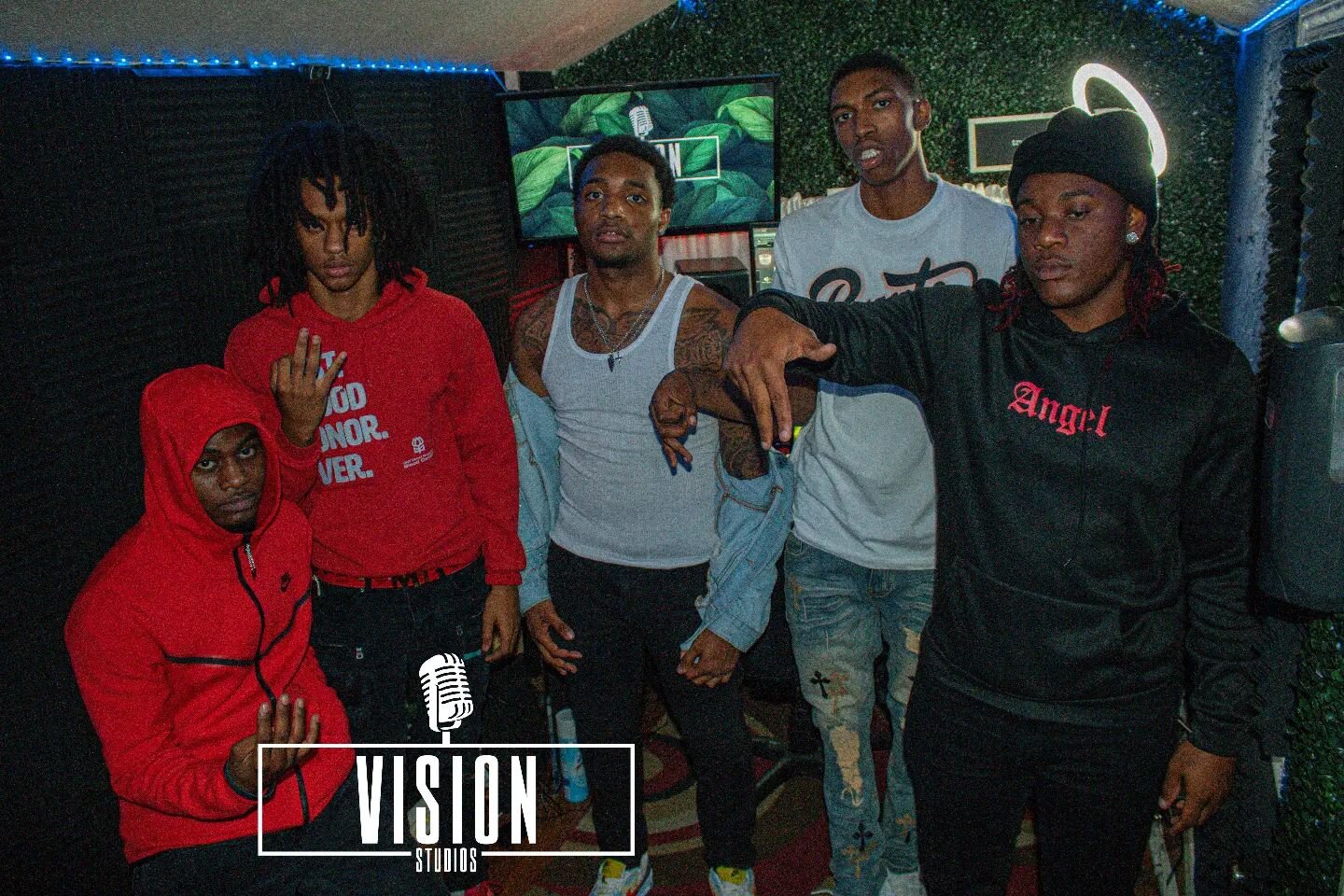 We da visionaries 🔥🗣
&bull;
&bull;
&bull;
#studio #visionstudios #music #bcs #aggieland #collegestation #texas #houston #rapper #artist #explore #viral #downtownbryan #tx #rap #hiphop #rnb #singer #visionary #visionarymedia