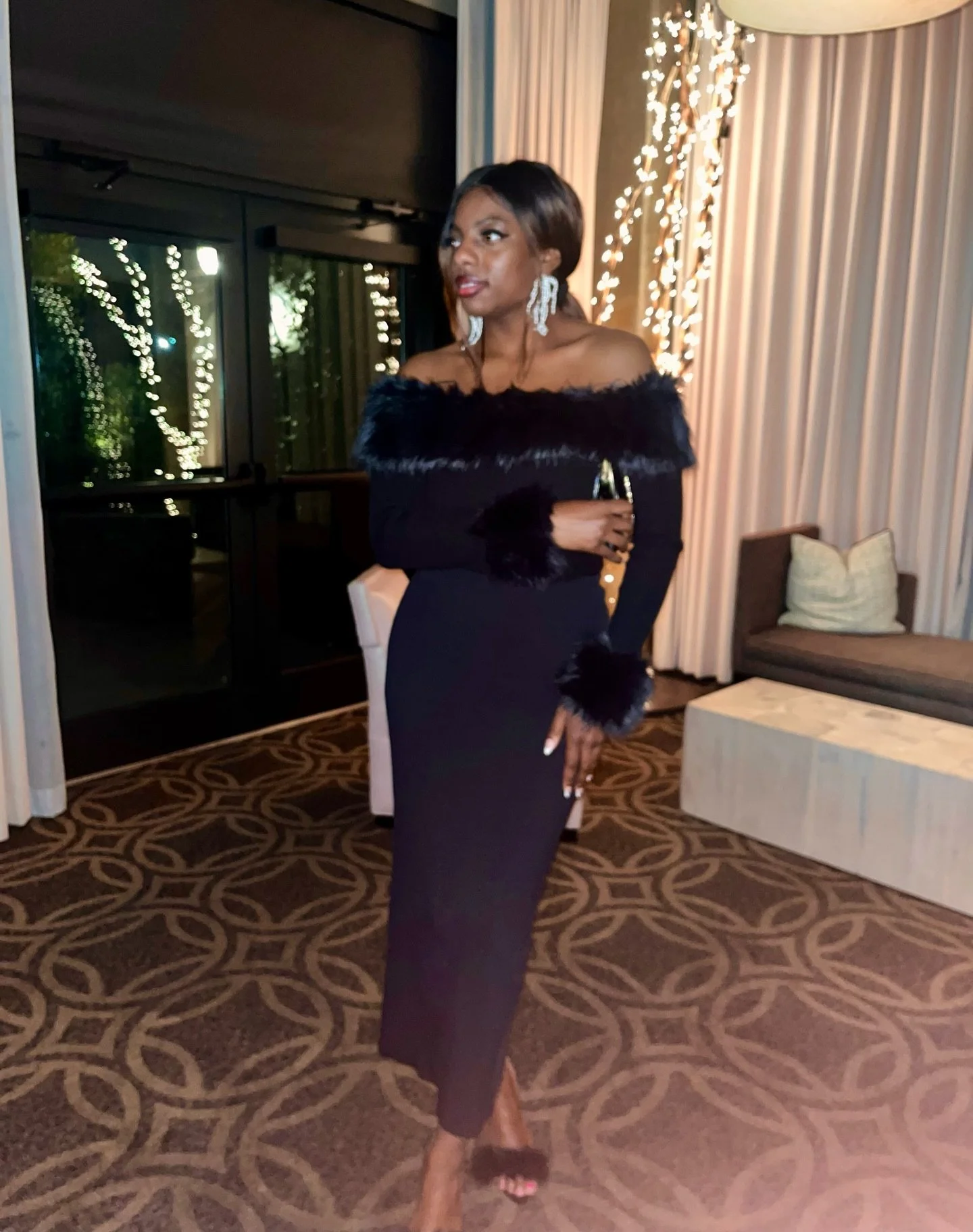 love an elegant date night out 🖤 forgot to share our Christmas dinner. loved my outfit so much shop this outfit and many more here ➡️ https://liketk.it/5JvRP