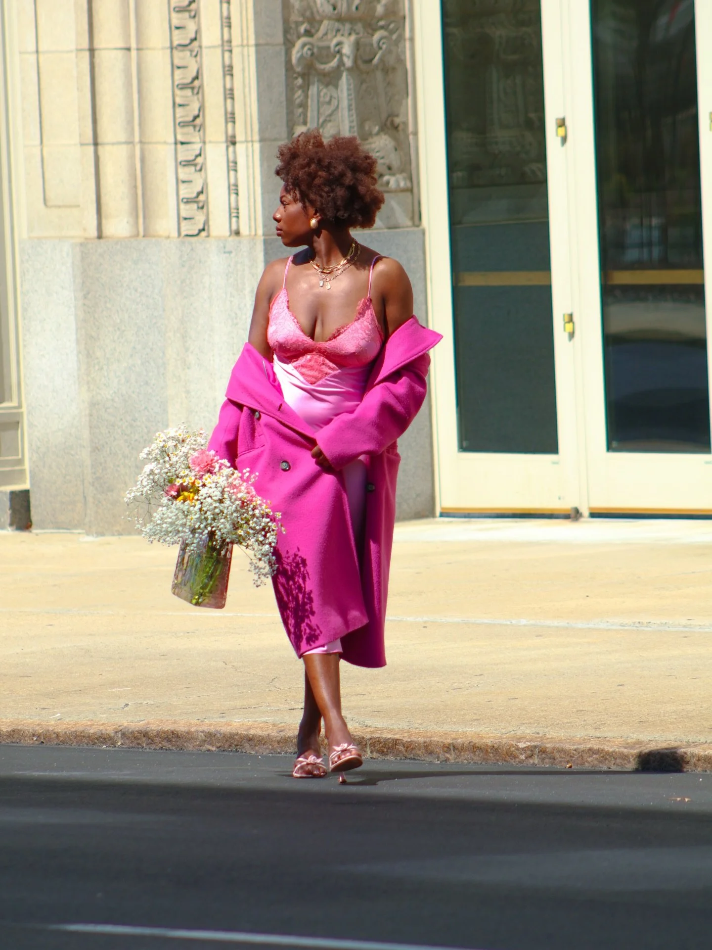 it&rsquo;s Friday! 💐 have an amazing weekend. swipe to see my mood