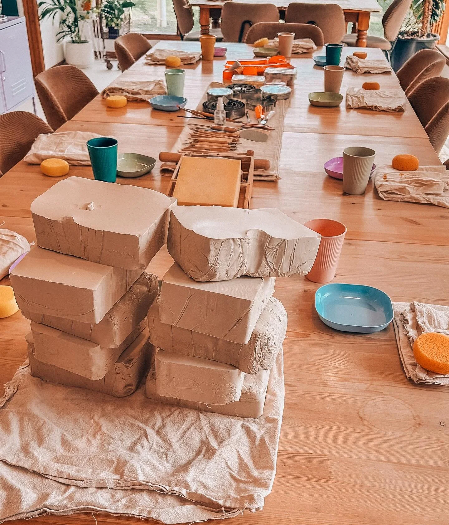 Our hand building sessions kick start tomorrow!! 

On Wednesday evenings from 6pm, we are hosting hand building sessions at The Pottage! 
You&rsquo;ll have the opportunity to create objects from clay while being supported by two experienced ceramicis