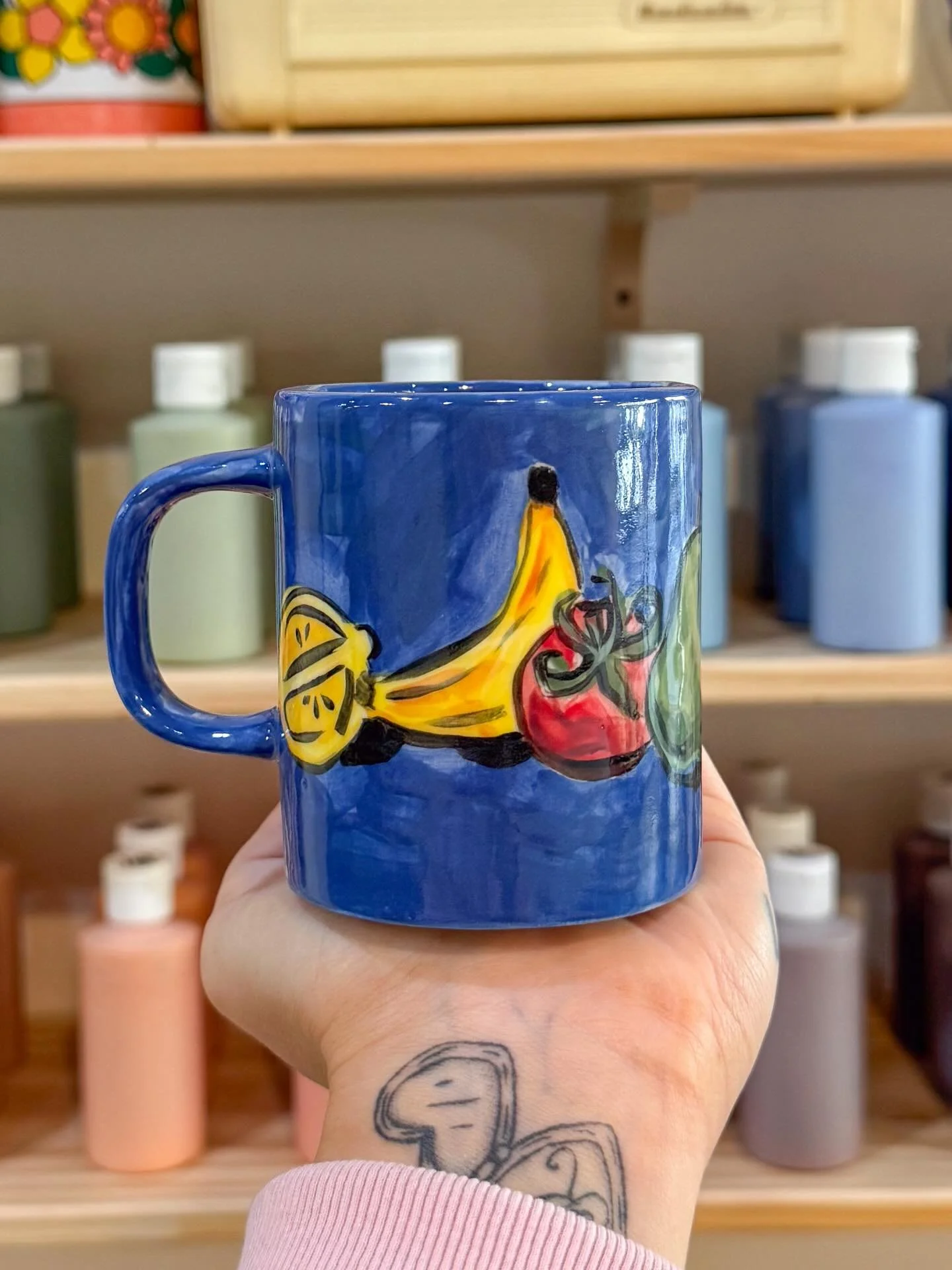 1 mug, 5 ways ✨

There are so many possibilities when choosing one of our plain mugs to paint. At our recent soft launch, our guests painted the Ruby Mug. 

Whether you have a plan or just want to wing it on the day, watching a blank canvas come to l