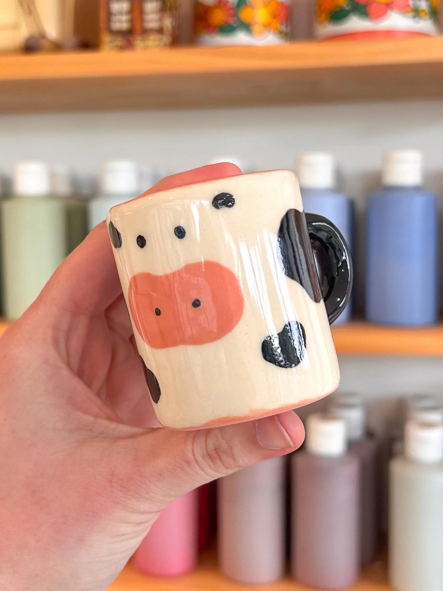 A little bit of Easter inspired pottery to start your week! 🐣

We have a few spots left over the Easter weekend and school holidays for those who want to come and paint pottery or have a go at wheel throwing 🌻