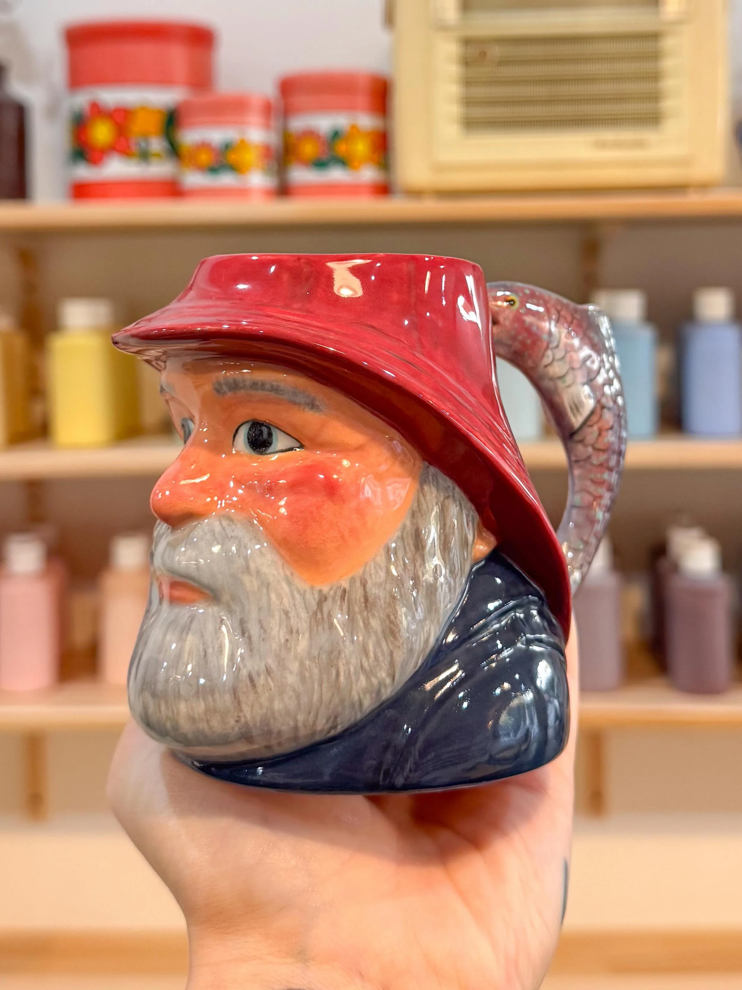 🐠 Feature Friday 🐠

We absolutely cannot get over the details on this Fisherman Mug! We don&rsquo;t see this mug painted a lot so when we do, it&rsquo;s always exciting to see how it comes out 🐟

The use of layering and colour has given this piece