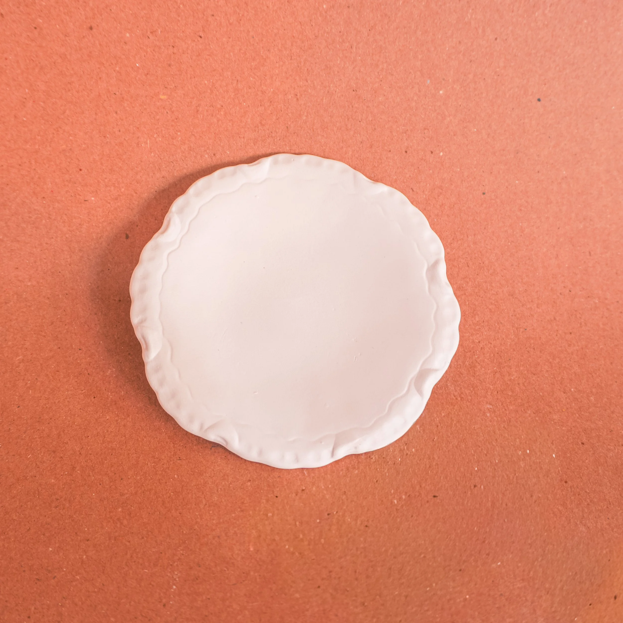 Frilly Spoon Rest Plate - $18