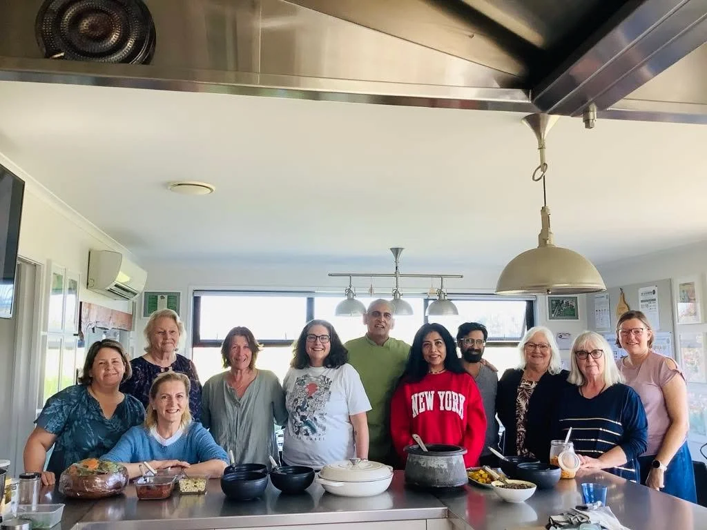 𝗡𝗢𝗧 𝗦𝗢 𝗦𝗪𝗘𝗘𝗧 | 𝟱𝘁𝗵 𝗦𝗲𝗽𝘁𝗲𝗺𝗯𝗲𝗿 𝟮𝟬𝟮𝟲

A full house for today&rsquo;s Not So Sweet &ndash; Steady Energy class, with a lovely mix of new faces and regular customers around our table. 

We began with a birthday celebration for on