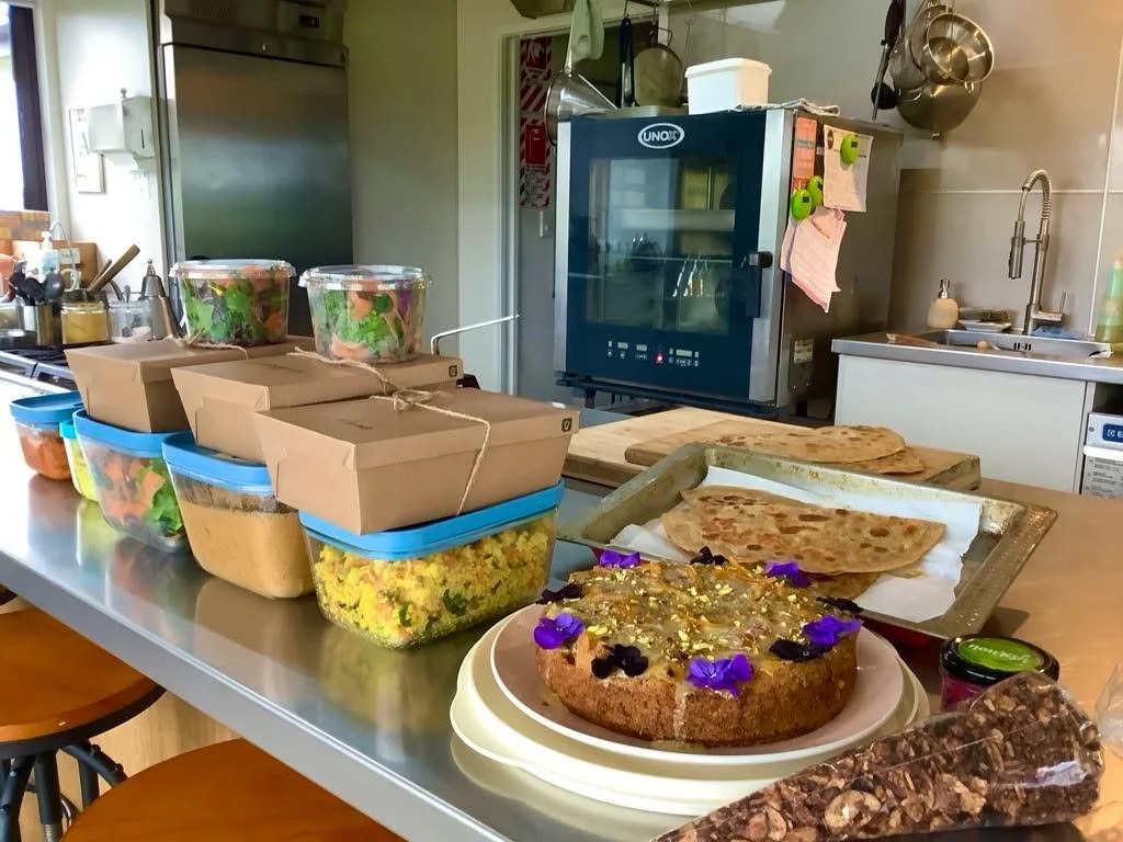 Today&rsquo;s WellFed feels very, very special. 

We had the joy of preparing food for Jane&rsquo;s 50th birthday - a family gathering centred around good food, togetherness and celebration.

Jane brought us her beautiful KitchenAid containers to fil