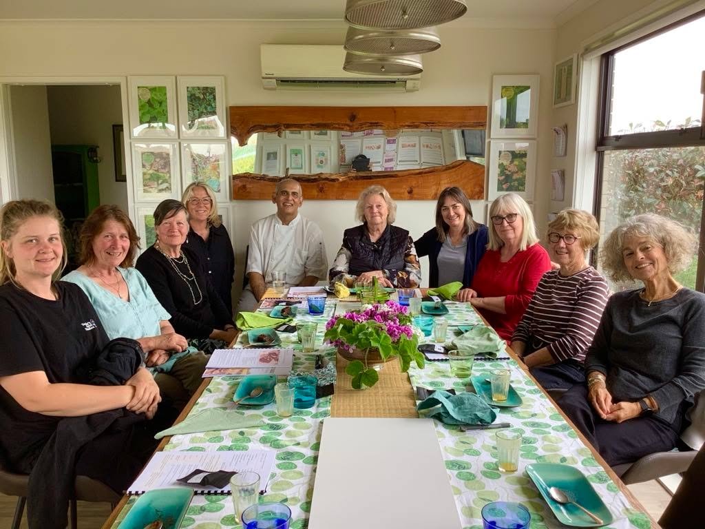 𝗢𝗨𝗥 𝗛𝗘𝗔𝗟𝗜𝗡𝗚 𝗧𝗔𝗕𝗟𝗘 - 𝟯𝗿𝗱 𝗢𝗰𝘁𝗼𝗯𝗲𝗿 𝟮𝟬𝟮𝟲.

Yesterday&rsquo;s class brought together such a wonderfully chatty group. Regular Nourish customers who have come to know one another, new connections forming around the table, and e