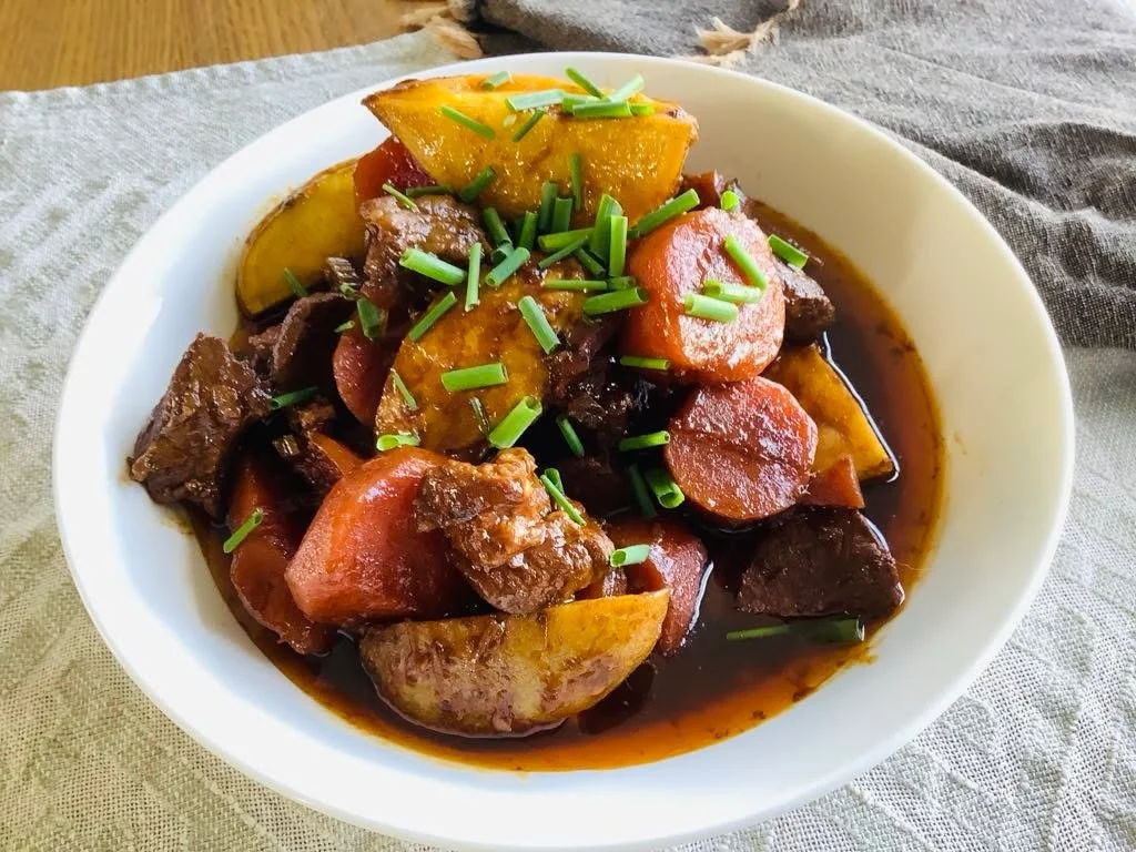 Slow-cooked comfort, Irish style........

Our Irish Lamb &amp; Guinness Stew brings together tender lamb, carrots and potatoes in a rich broth with fresh thyme and Guinness. Hearty, full of flavour and ready for your table.

Part of our new WellFed m