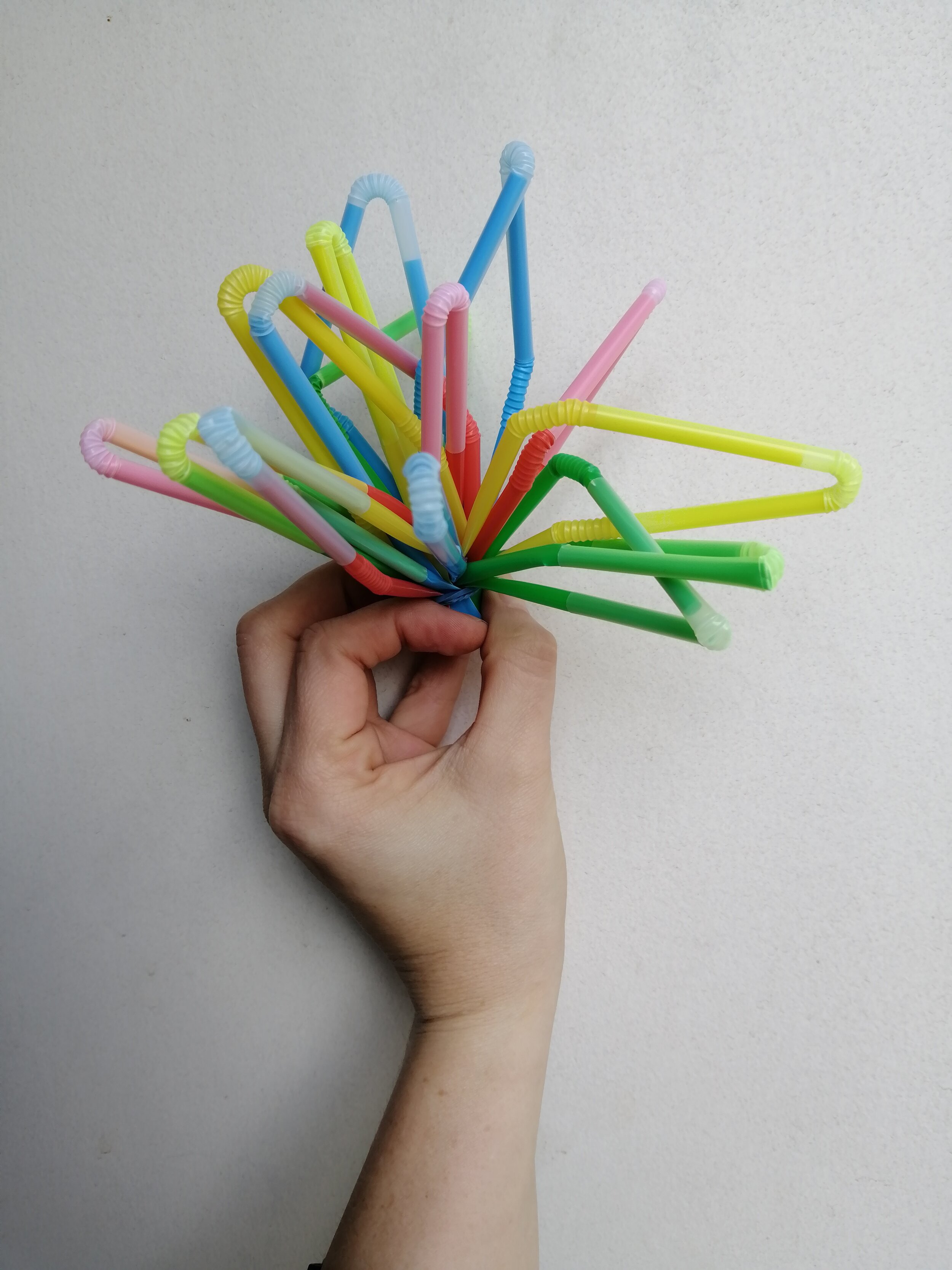 Rave Object (explode), 2020
Plastic straws, rubber