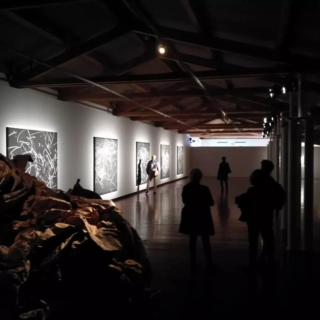 Pen&uacute;ltim cap de setmana per poder visitar IND&Ograve;MIT al MAP Museu de l'Art de la Pell de Vic. Fins el 21 de mar&ccedil; teniu temps! 😉
Horari de visita al museu:
De dimarts a divendres de 10h a 13h i de 16h a 19h
Dissabtes d'11h a 14h i d