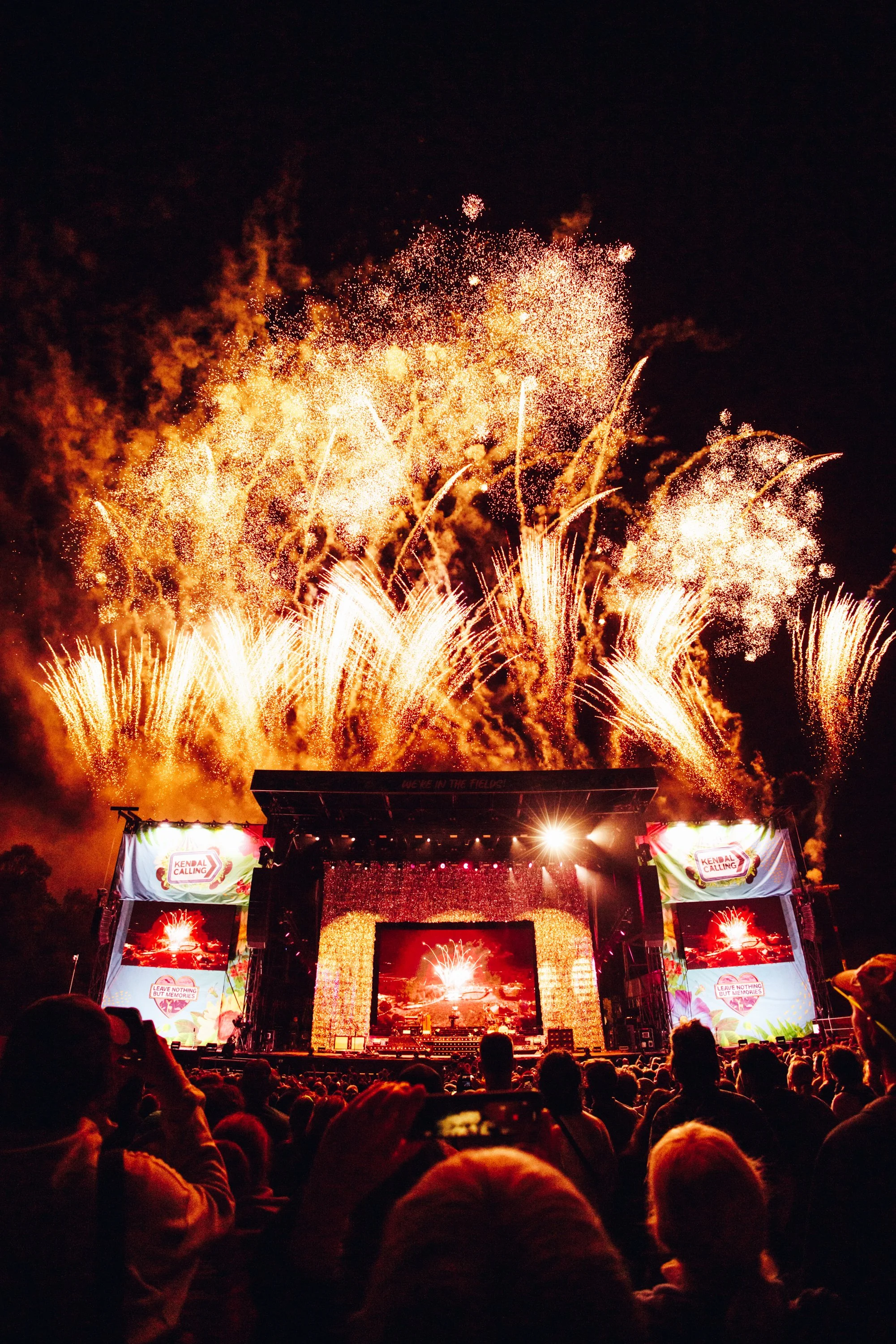 KC26_SUN_EM_FIREWORKS-53504.jpg