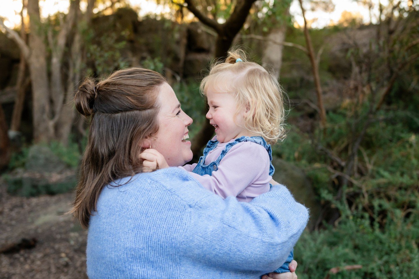 What to Wear for Winter Family Sessions: 

🧥 Think layers and textures
🌾 Earth tones work beautifully in nature
🧣 Don&rsquo;t stress about matching. Coordinating is key!

#stylingtips #familyphototips #melbournefamilies #outdoorfamilyphotos #melbo