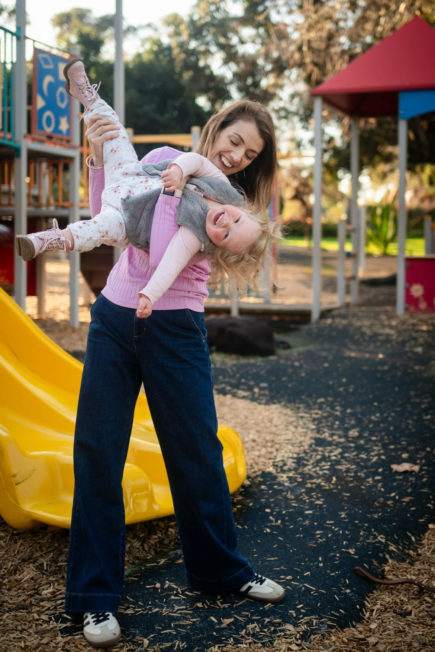 The funny thing about family photos: the moments that feel ordinary now&hellip; become the ones you&rsquo;ll treasure the most later.

It&rsquo;s why I shoot the way I do -  relaxed, playful, real.
Your life, exactly as it is.

#melbourneparenting #i