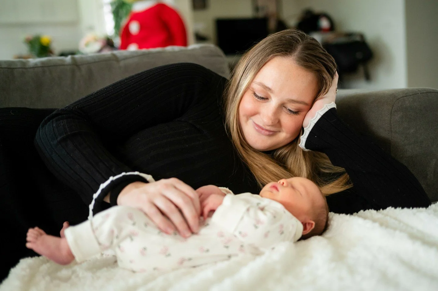 You don&rsquo;t need resolutions or grand plans to make this year meaningful.

Sometimes it&rsquo;s just about noticing where you&rsquo;re at right now  and remembering it later.

That&rsquo;s always been the heart of my work.

#slowdownseason
#famil