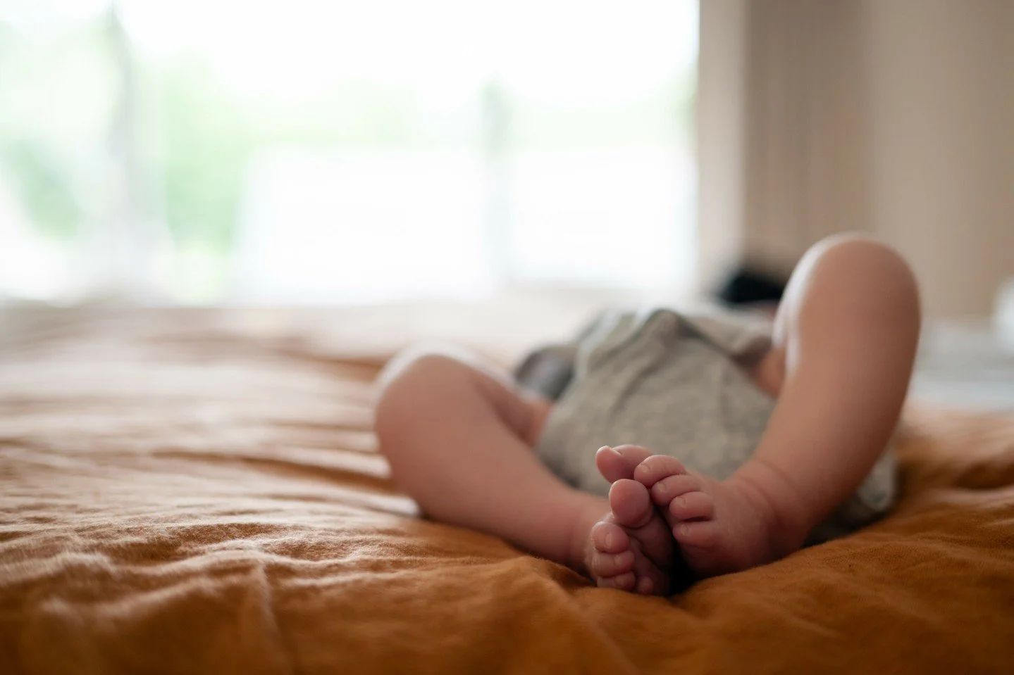 There&rsquo;s no perfect window for newborn photos.

If the early weeks felt overwhelming, it&rsquo;s okay to wait.
Calm matters more than timing. 

#newbornphotography #oldernewborn #melbournenewbornphotographer #realnewbornmoments #newparentsmelbou