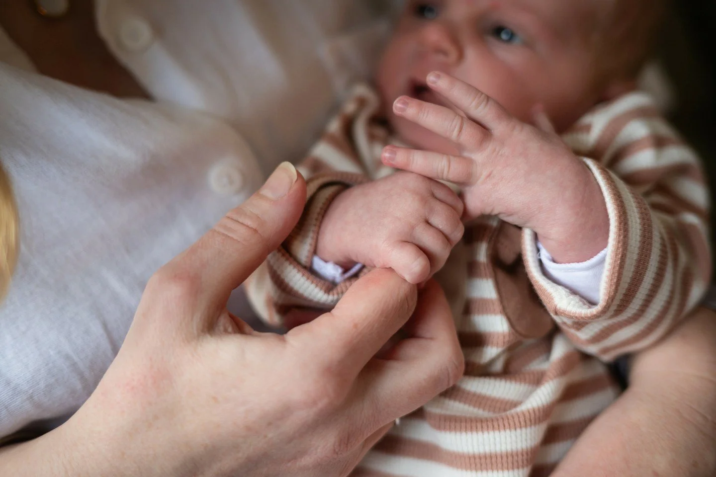 Tiny humans are weirdly tiny 😍

Tiny fingers. Tiny belly. Tiny toes. Tiny little stretches.

I may be slightly obsessed with all the details that only stay this little for such a short time.

#newbornphotography #melbournenewbornphotographer #newbor