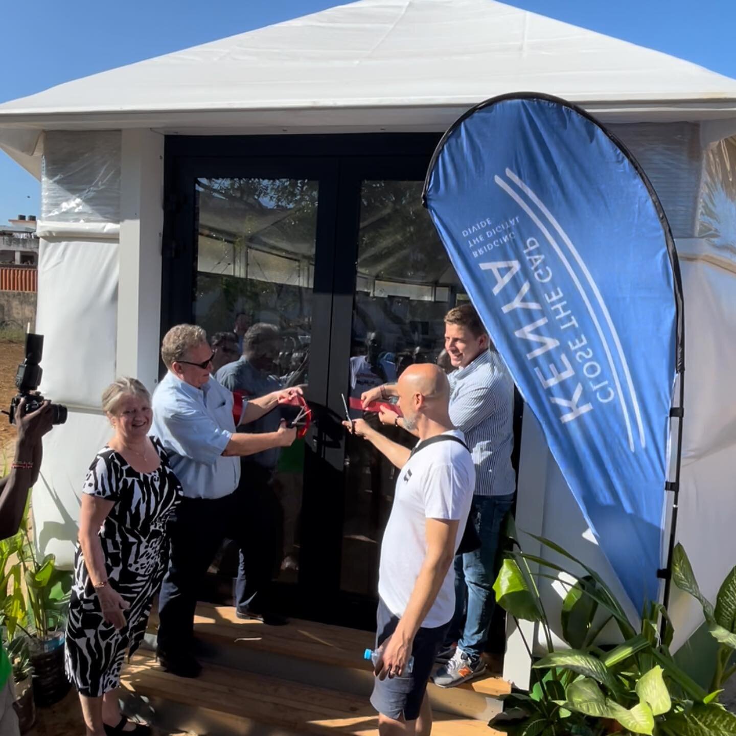 Maggie goes to Mombasa - official opening - Monday the Maggie was officially inaugurated by our Belgian ambassador Peter Maddens and professor Marleen Temmerman during the start of the Pwani innovation week 2022 in Mombasa. A lot of interesting start