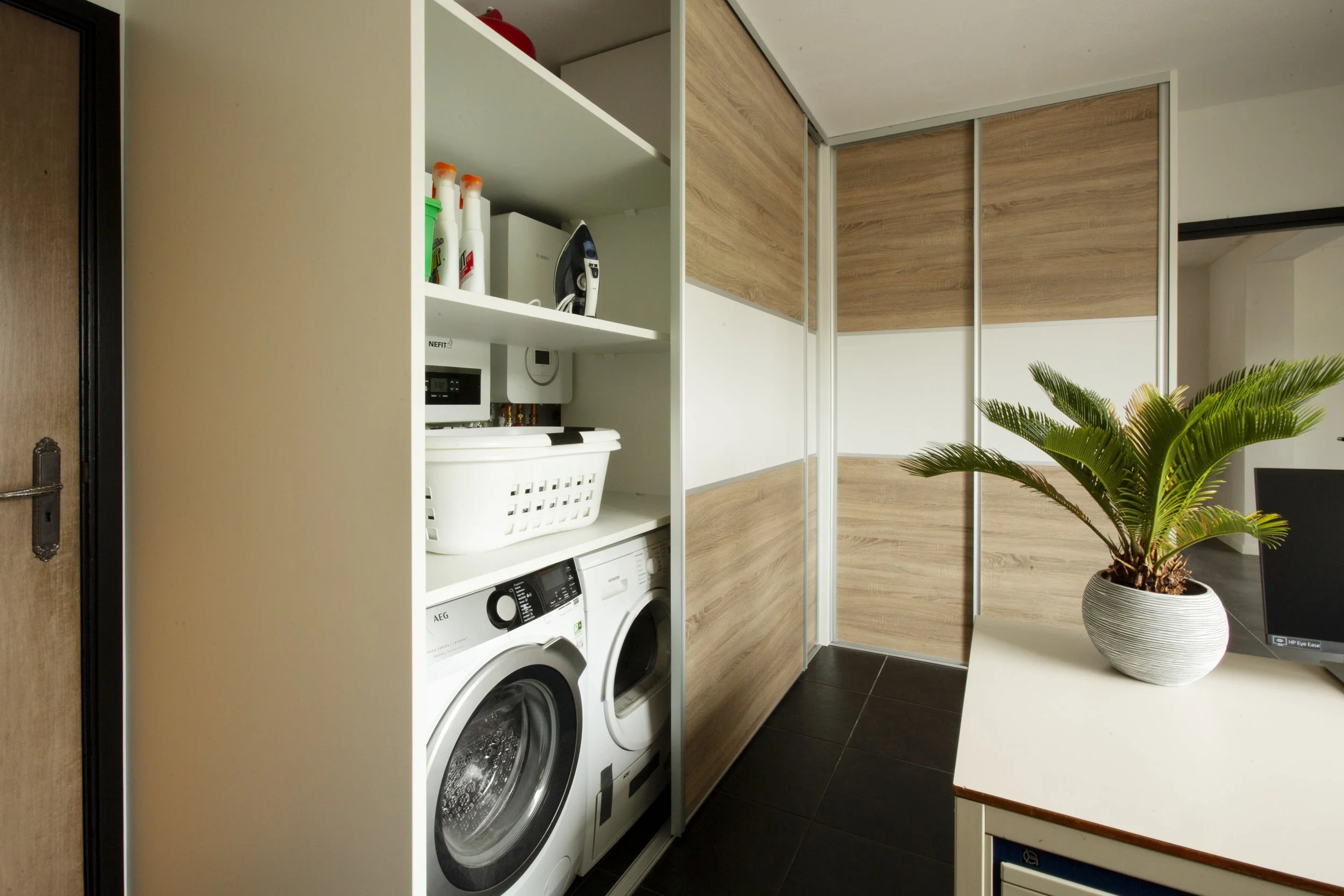 Wasruimte achter schuifdeur