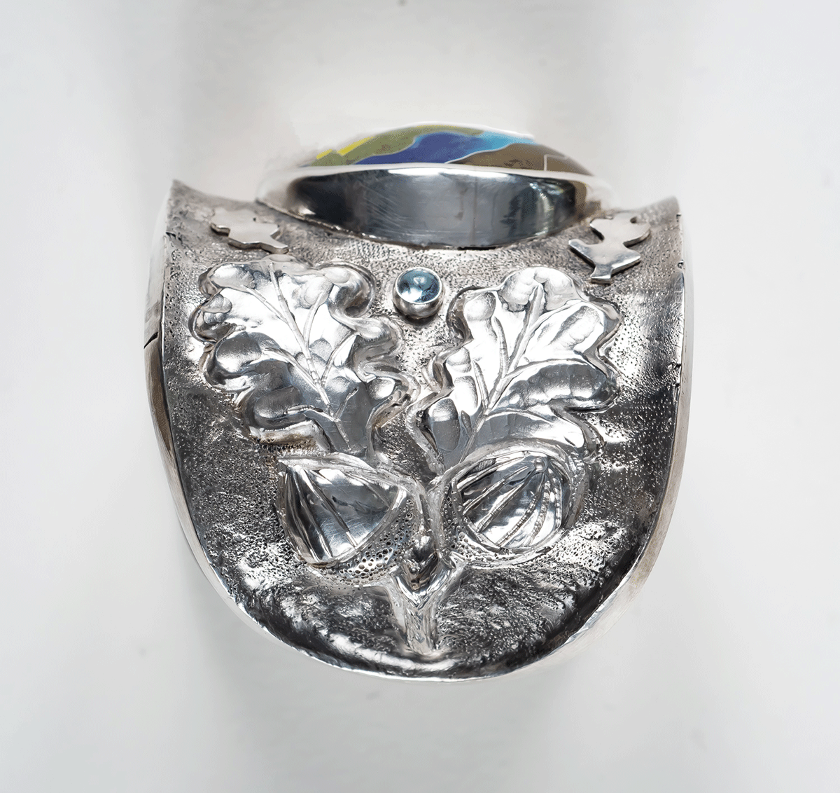 1200px-side-cuff-ConradDec23-35-Edit.gif