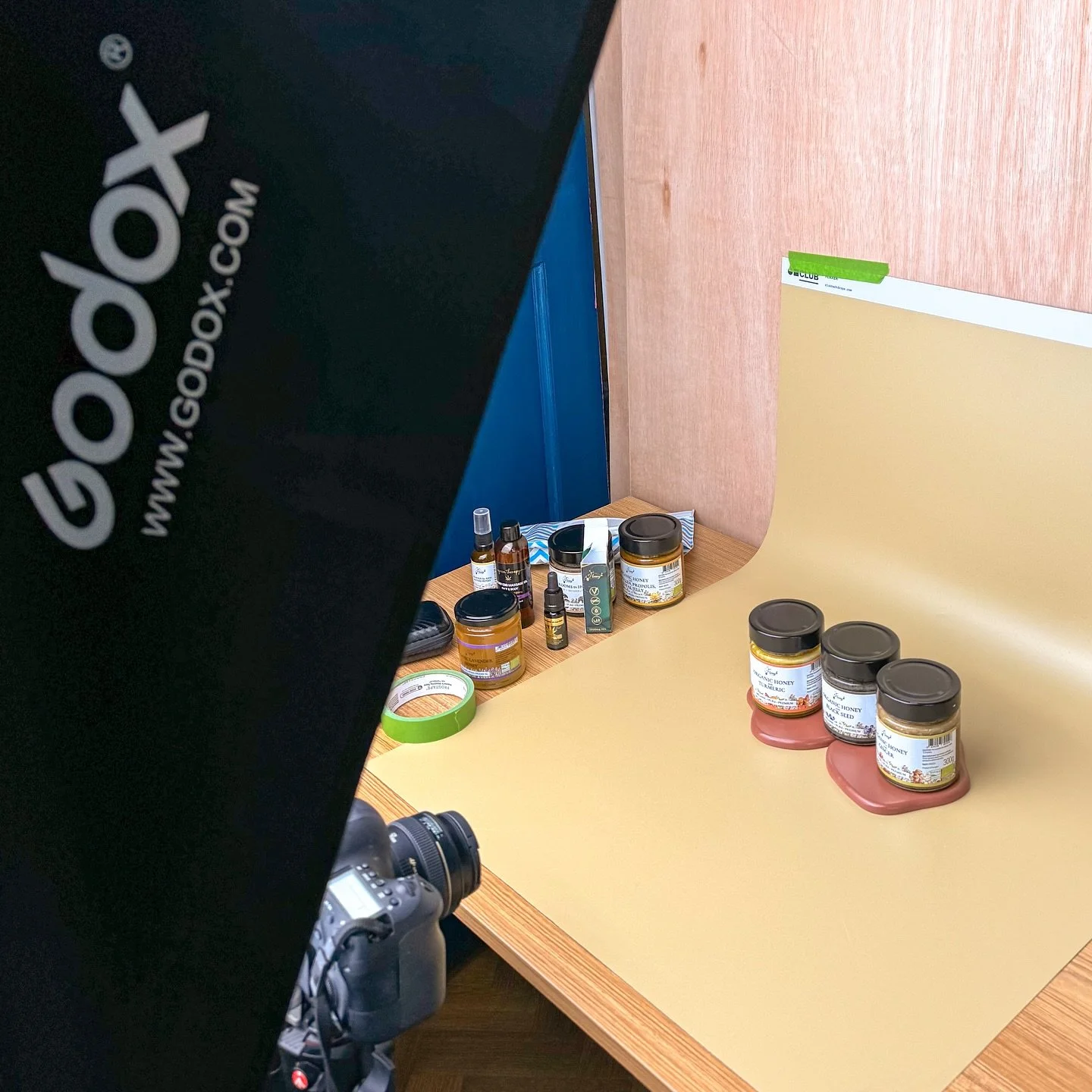 Last week was a super busy!

One of the projects completed was supporting my client @honeyheavenuk with some incredible wellness bundles. 

Once the products were selected I got to work writing descriptions, photographing the bundles, adding to @shop