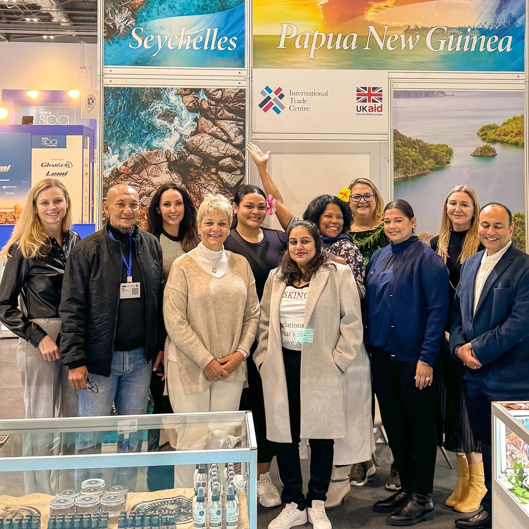 So honoured to be assisting this amazing group today @professionalbeauty.uk show

Some of this group are the incredible women I&rsquo;ve been supporting with digital marketing training on the @pacificbusinesswomen project via @internationaltradecentr