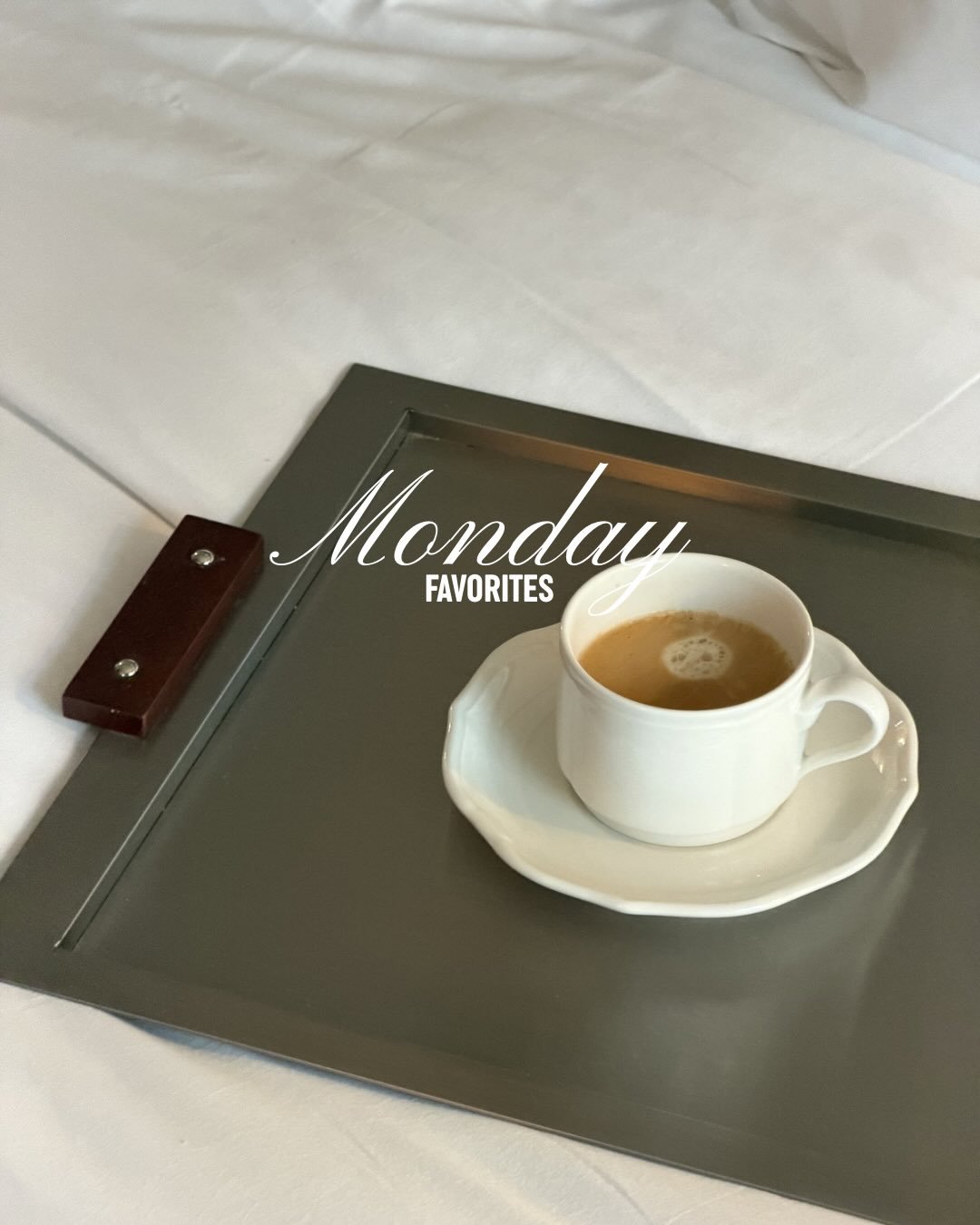 Monday Favorites, ett litet koncept hos mig varje m&aring;ndag. Med saker/platser/bilder som inspirerar mig. F&ouml;lj med!

@tuba.club dukade upp ett l&aring;ngbord i vattnet, kul koncept? T&auml;nk det p&aring; Ribban i Malm&ouml; count me in! 🌊

