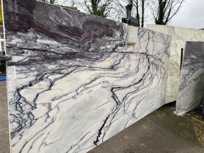 We love delivery day...........

Lots of marble and limestone delivered this morning and we particularly love this stunning slab of Lilac Milas marble.

#lilacmilas #naturalmarble  #stonework #stonescant #stonemason #fireplace #fireplacemaker #delive
