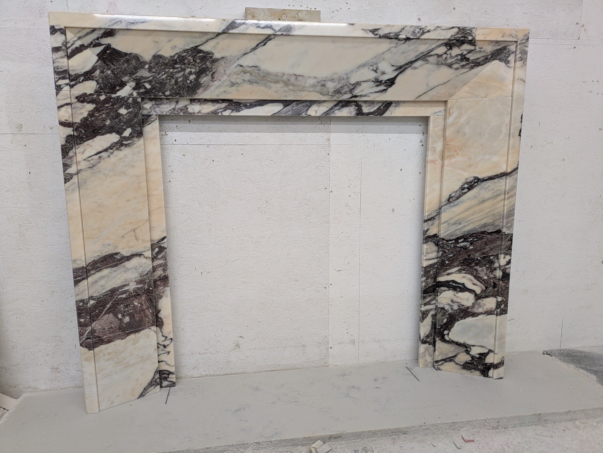 We love marble.........

Easy to see why with this handcrafted beauty.

Our masons again working wonders with the finest stone in the World.........

#marblefireplace🔥🔥🔥#fireplace #firesurround #naturalstone #mastermason #handmadewithlove❤️ #firep